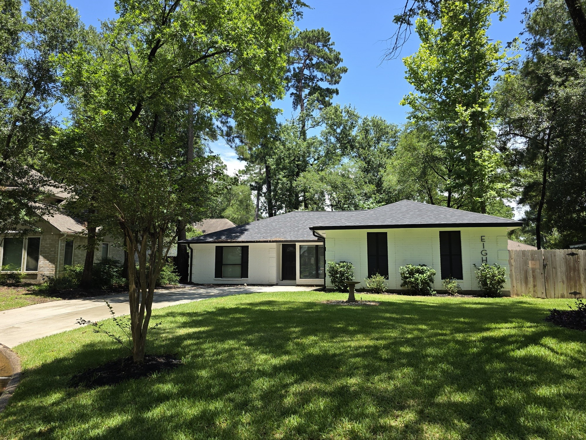 8 N Brook Pebble Court, The Woodlands, TX 77380 8 N Brook Pebble Court, The Woodlands, TX 77380