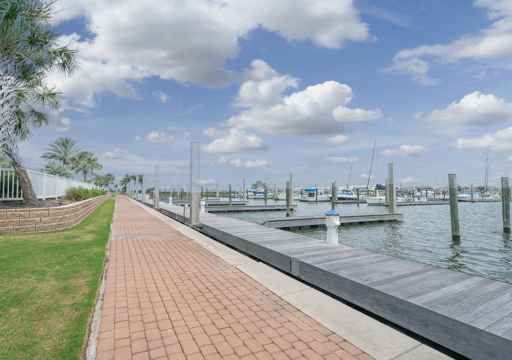 30 Long Key, Hitchcock, TX 77563