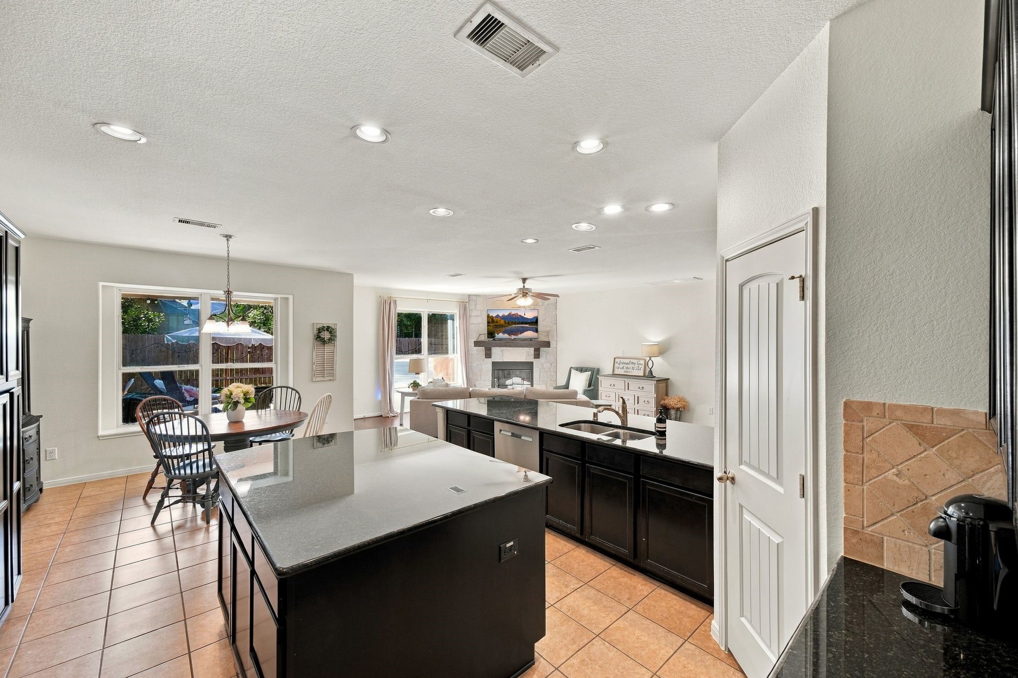 134 Meadow Landing Drive, Conroe, TX 77384
