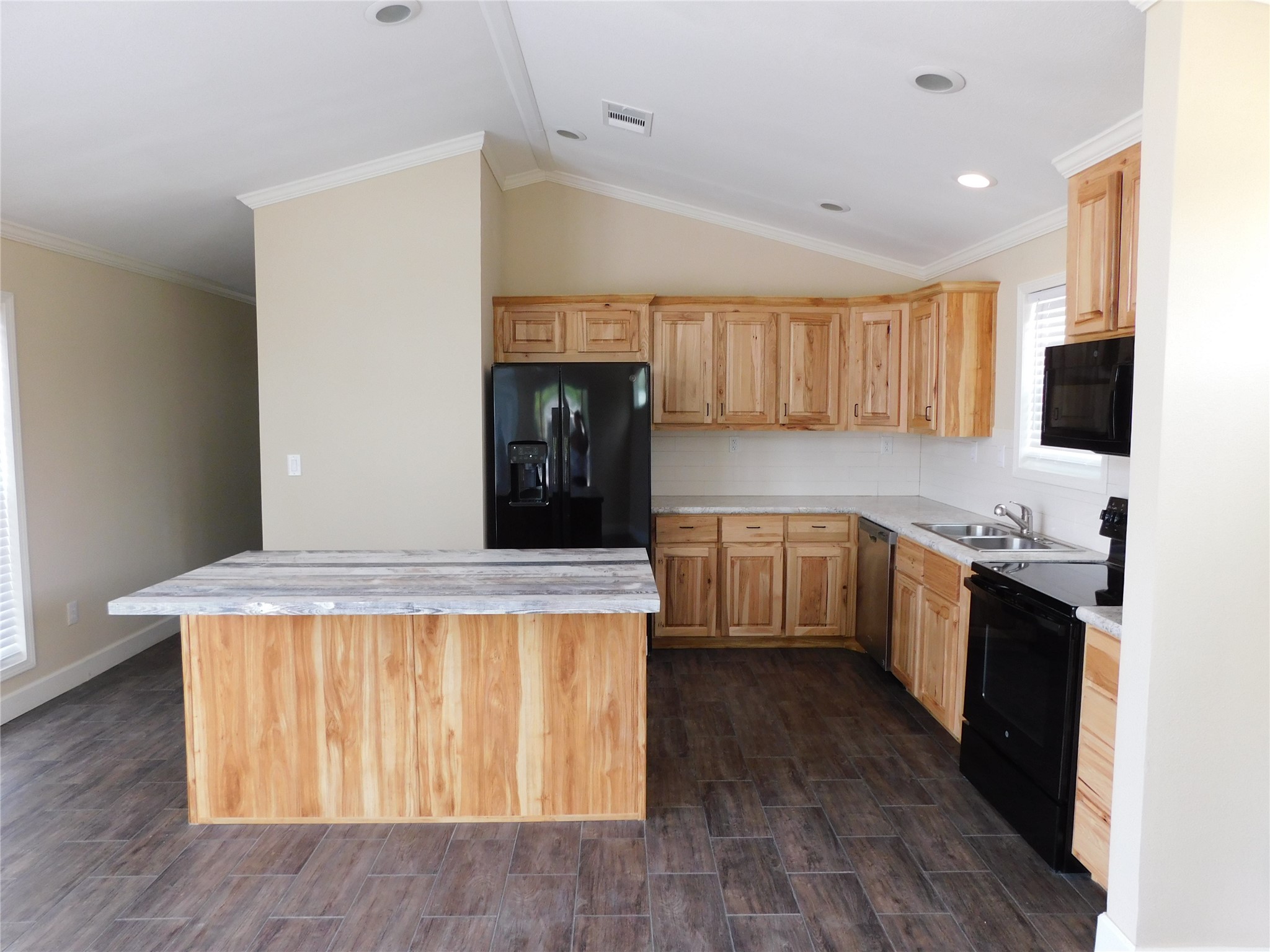 21515 W Hammond Drive, Porter, TX 77365