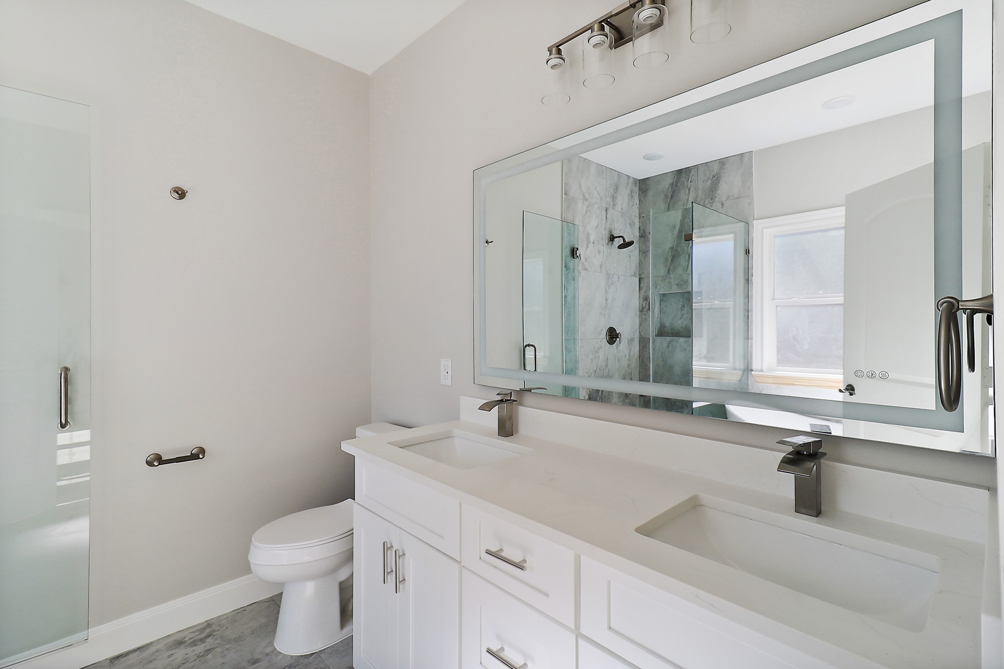 1811 Round Wind Trail, Crosby, TX 77532