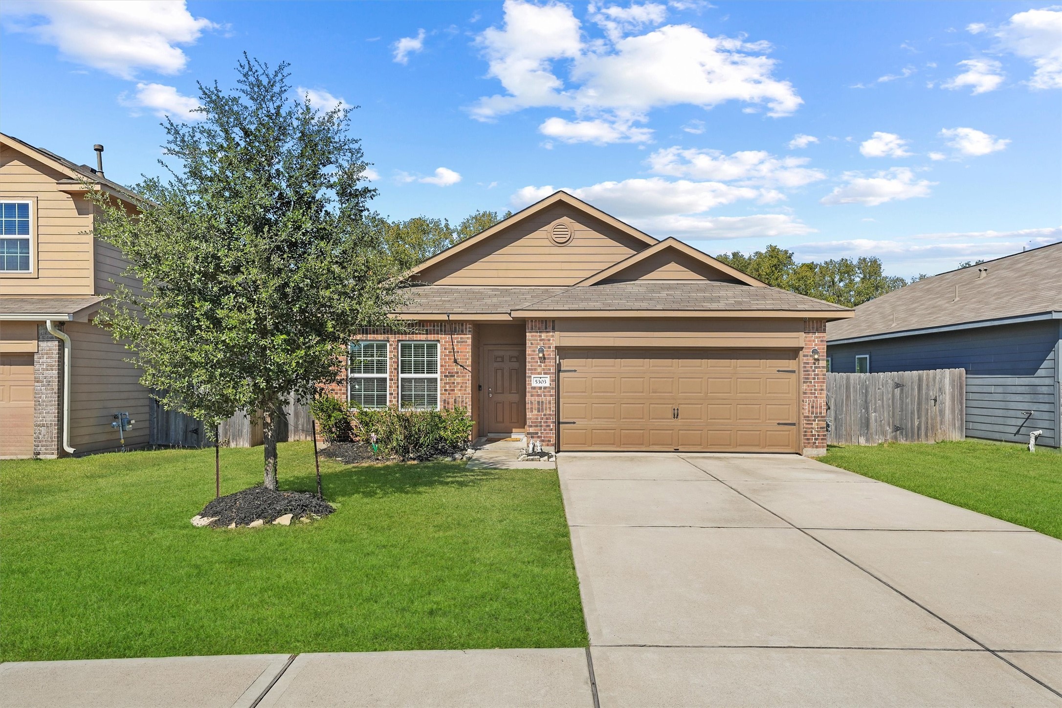 5303 Rivers Edge Drive, Richmond, TX 77469