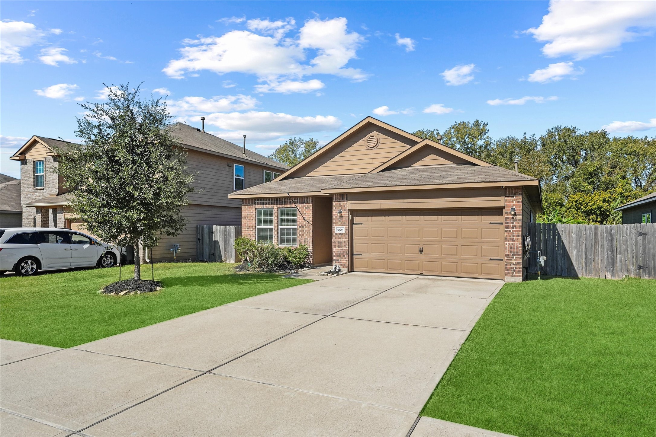 5303 Rivers Edge Drive, Richmond, TX 77469
