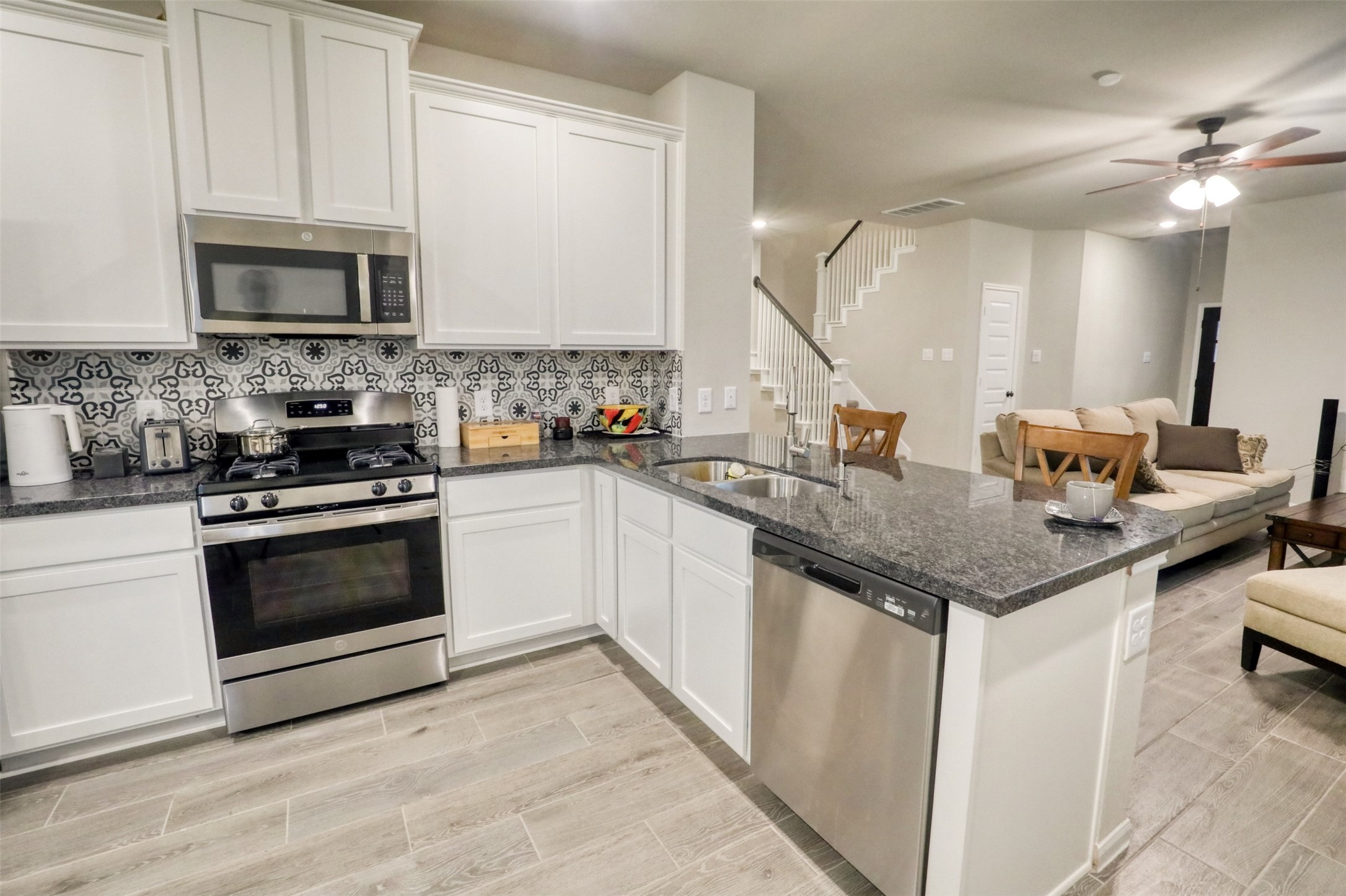 30533 Pleasant Oaks Drive, Magnolia, TX 77355