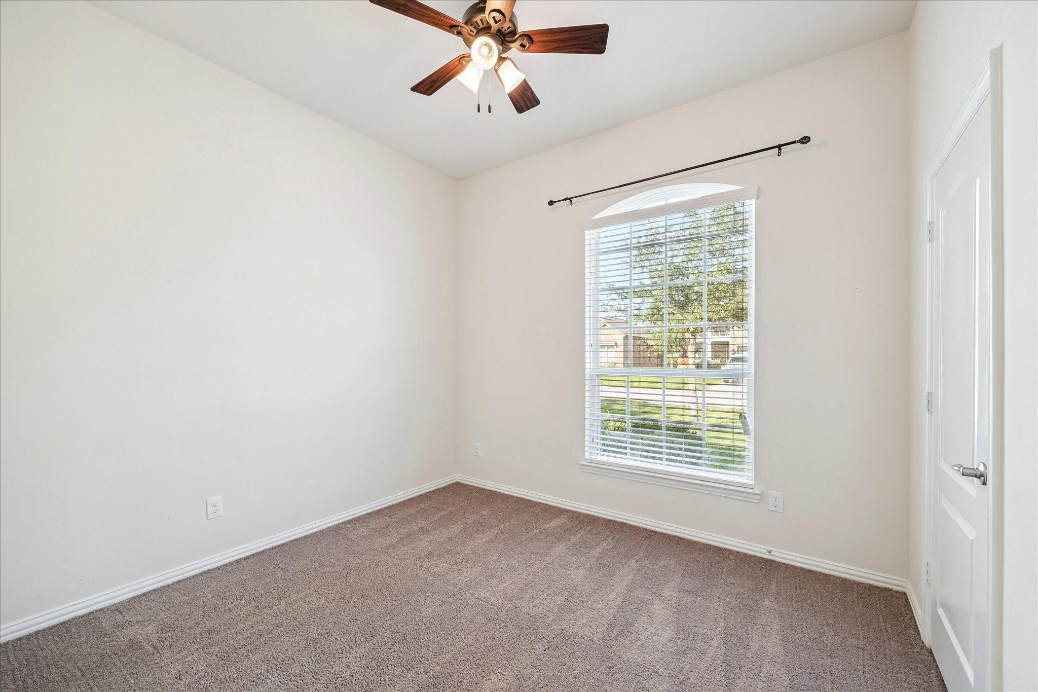 205 Brookwood Park Lane, Dickinson, TX 77539