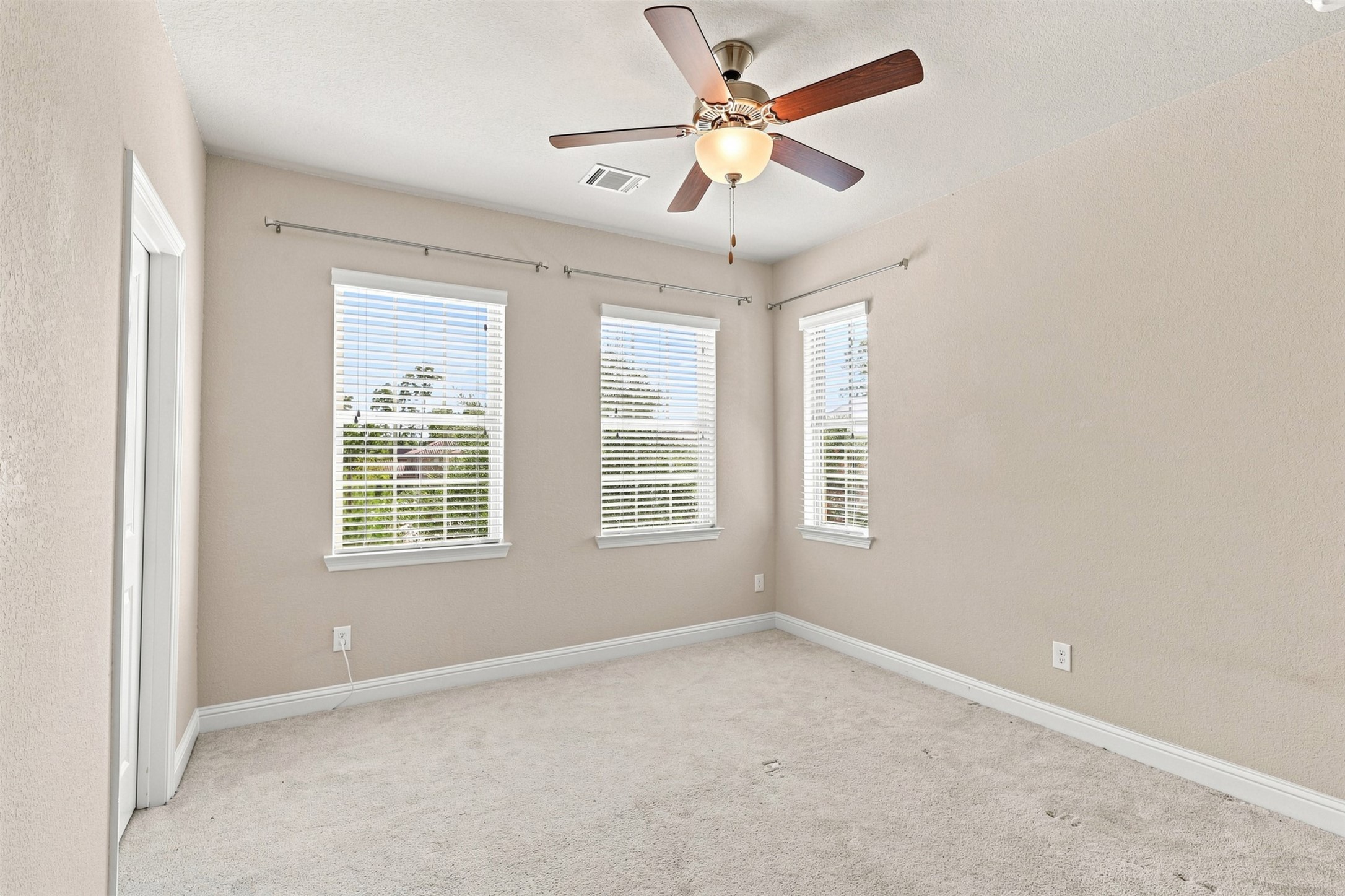 Guest bedroom