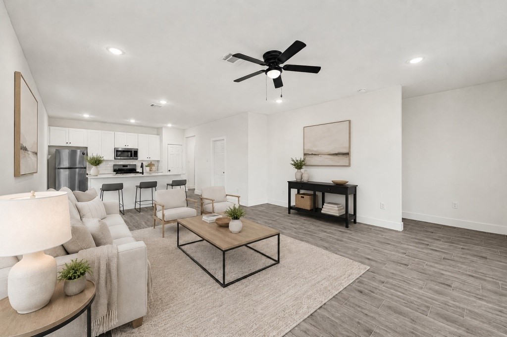 7957 Booker Street, #B, Houston, TX 77028 7957 Booker Street, #B, Houston, TX 77028