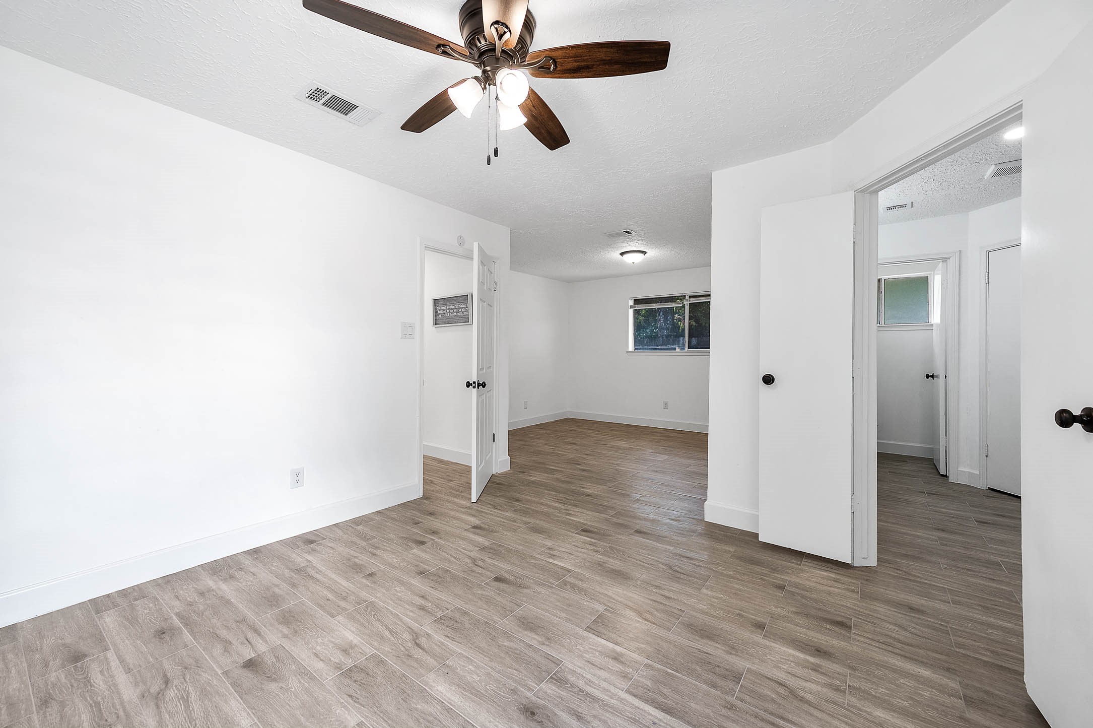 2038 Lexington Woods Drive, Spring, TX 77373