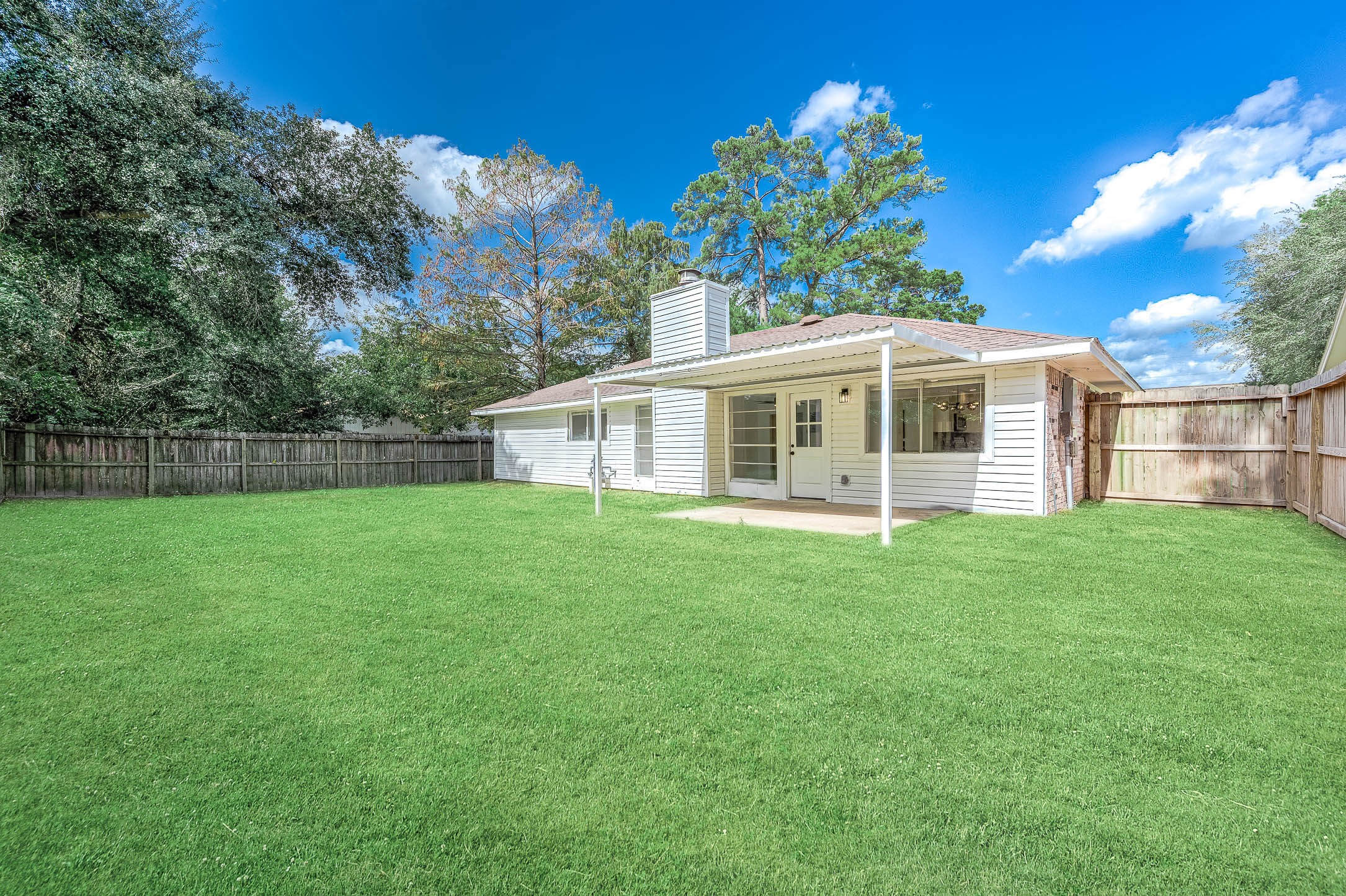 2038 Lexington Woods Drive, Spring, TX 77373