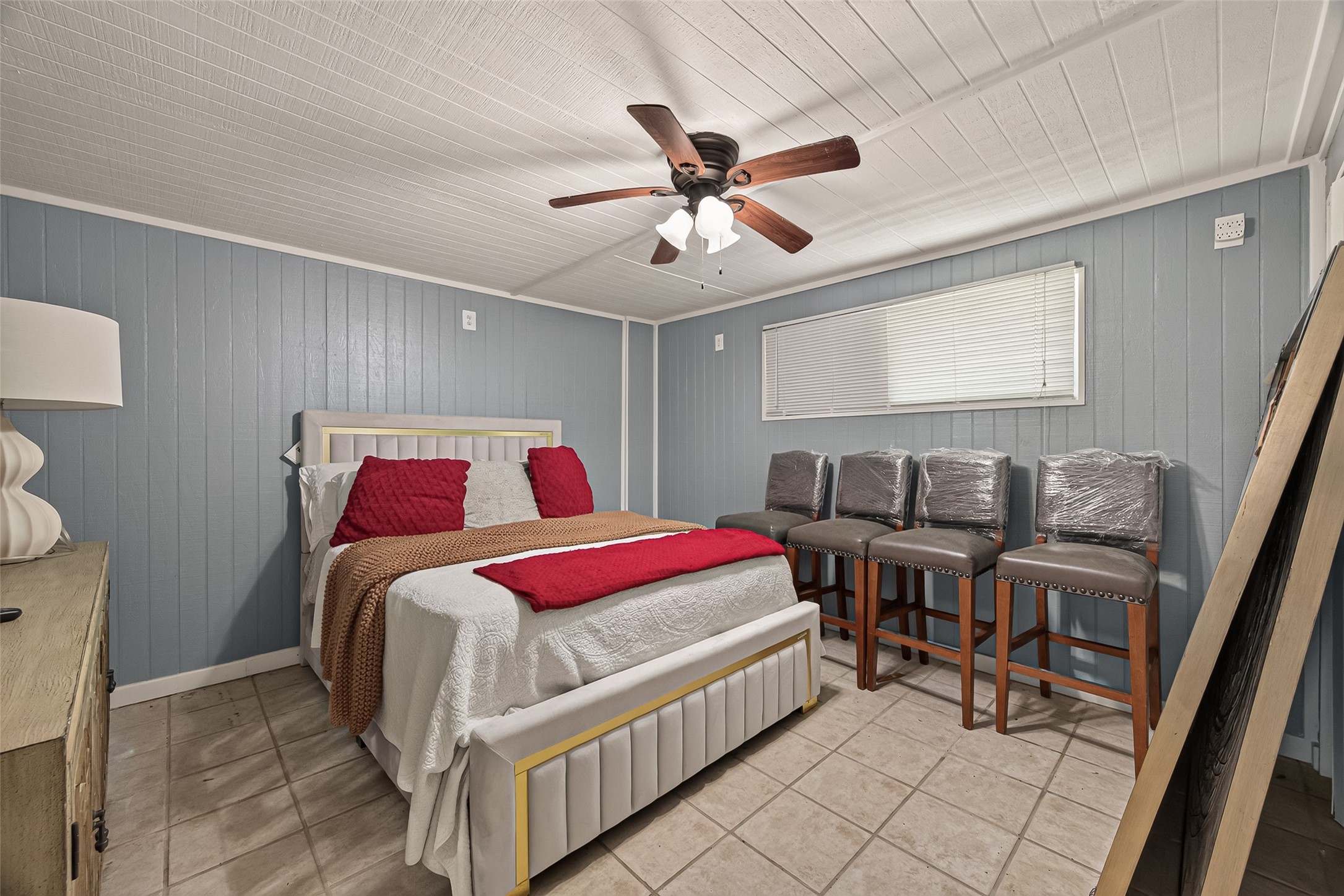 A downstairs bedroom perfectly situated to accommodate overnight guests or weekend boaters.