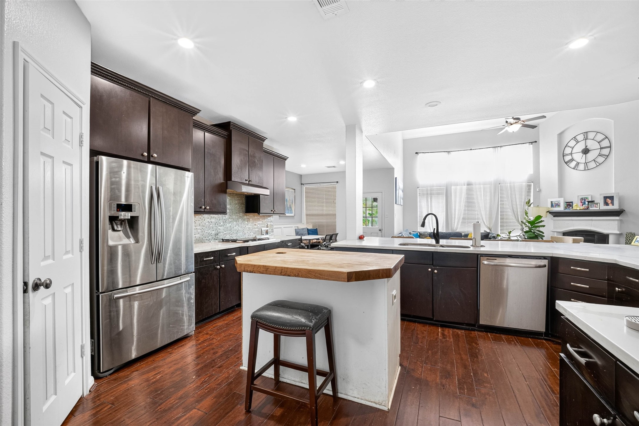 4819 Sabero Lane, League City, TX 77573