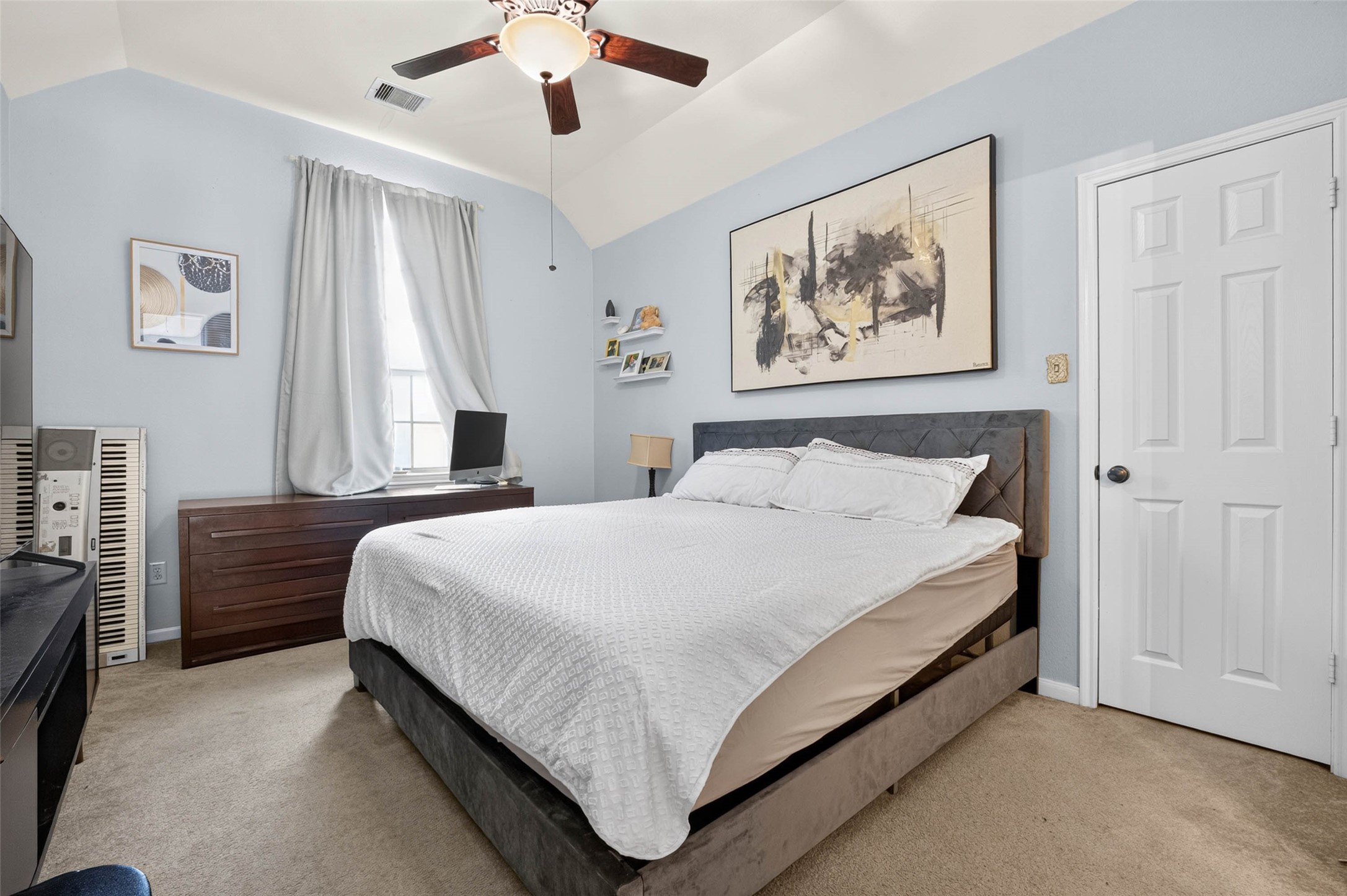 4819 Sabero Lane, League City, TX 77573