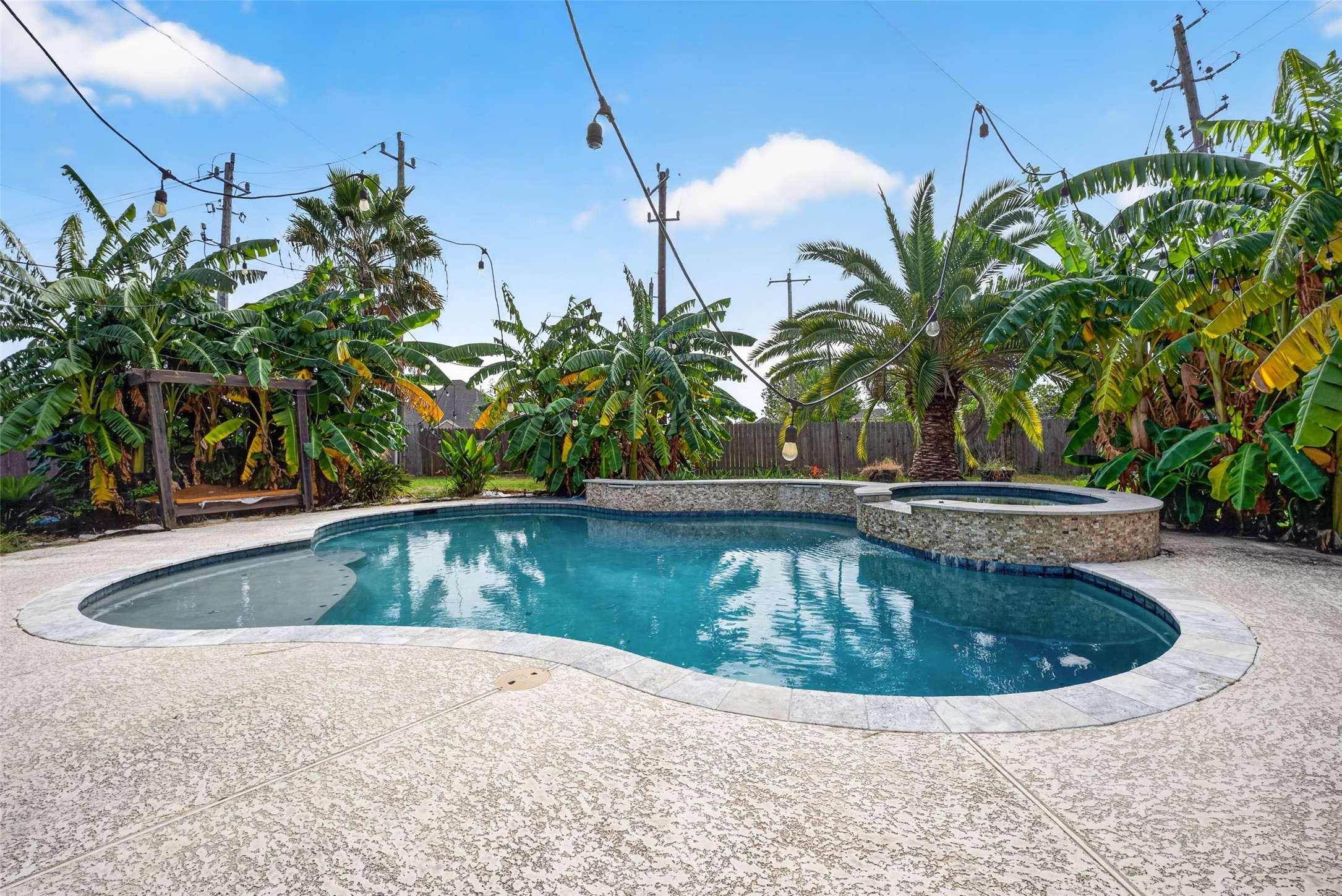 4819 Sabero Lane, League City, TX 77573