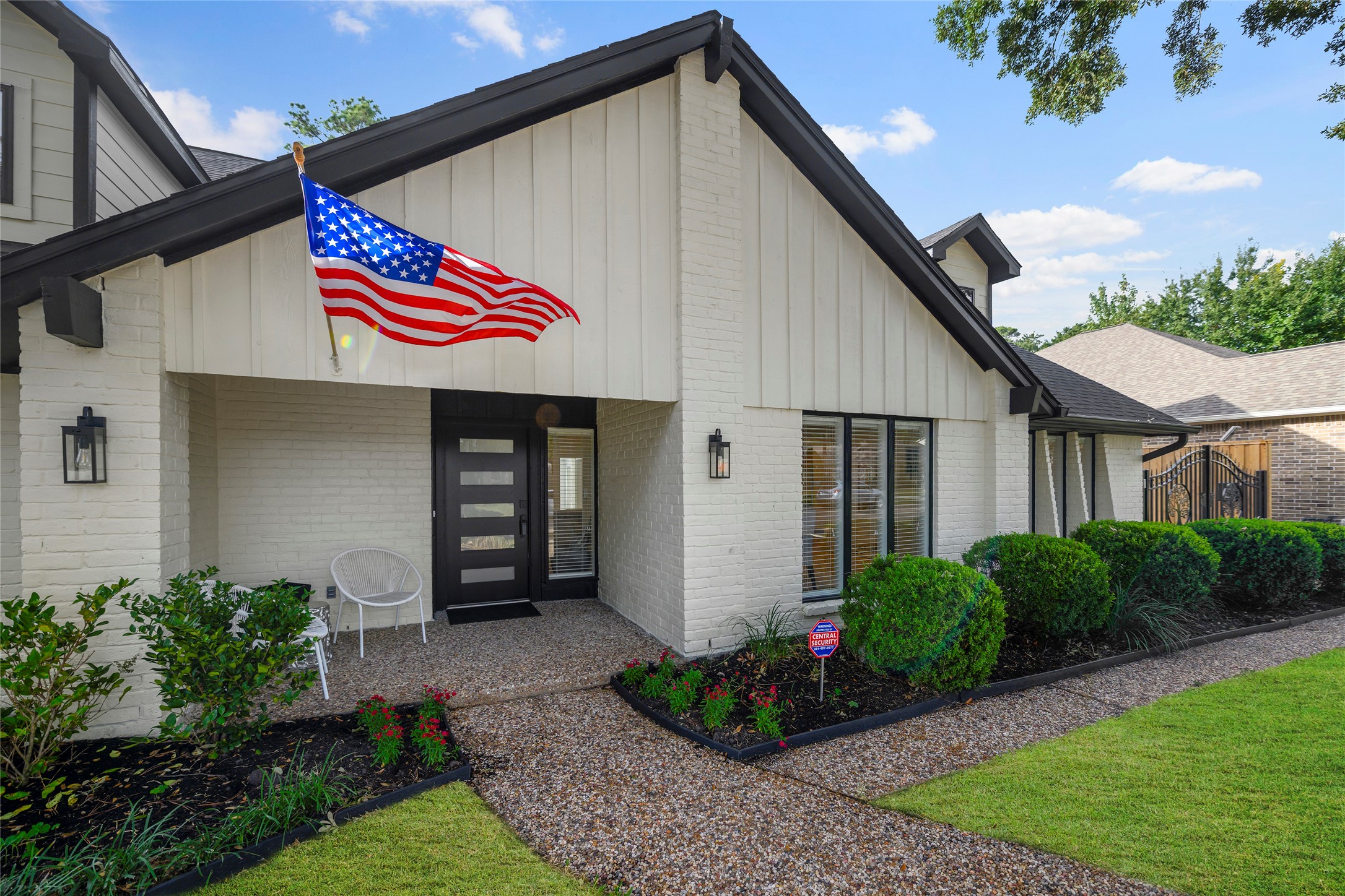 1123 Candlelight Lane, Houston, TX 77018