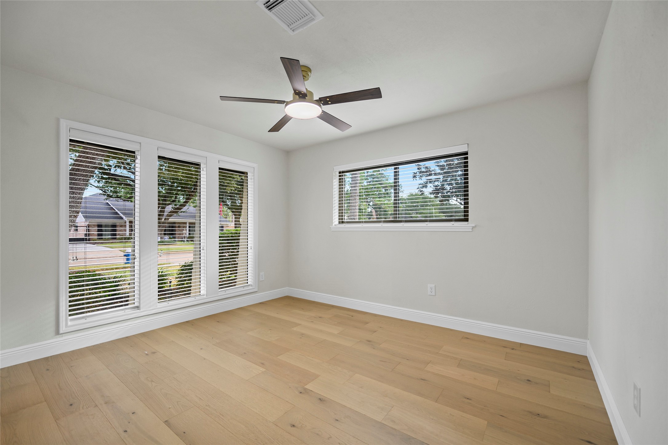 Secondary Bedroom - 1st floor