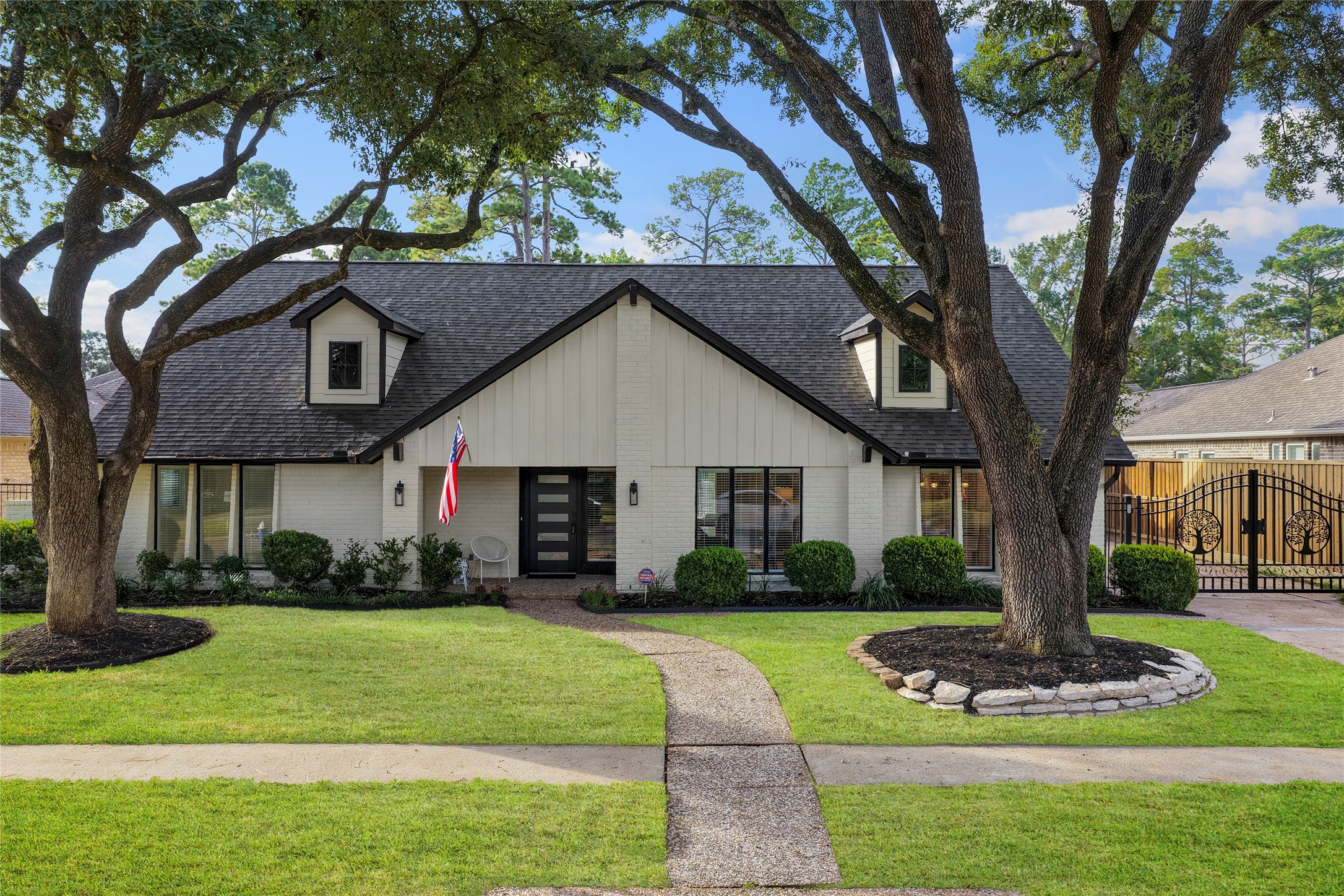 1123 Candlelight Lane, Houston, TX 77018