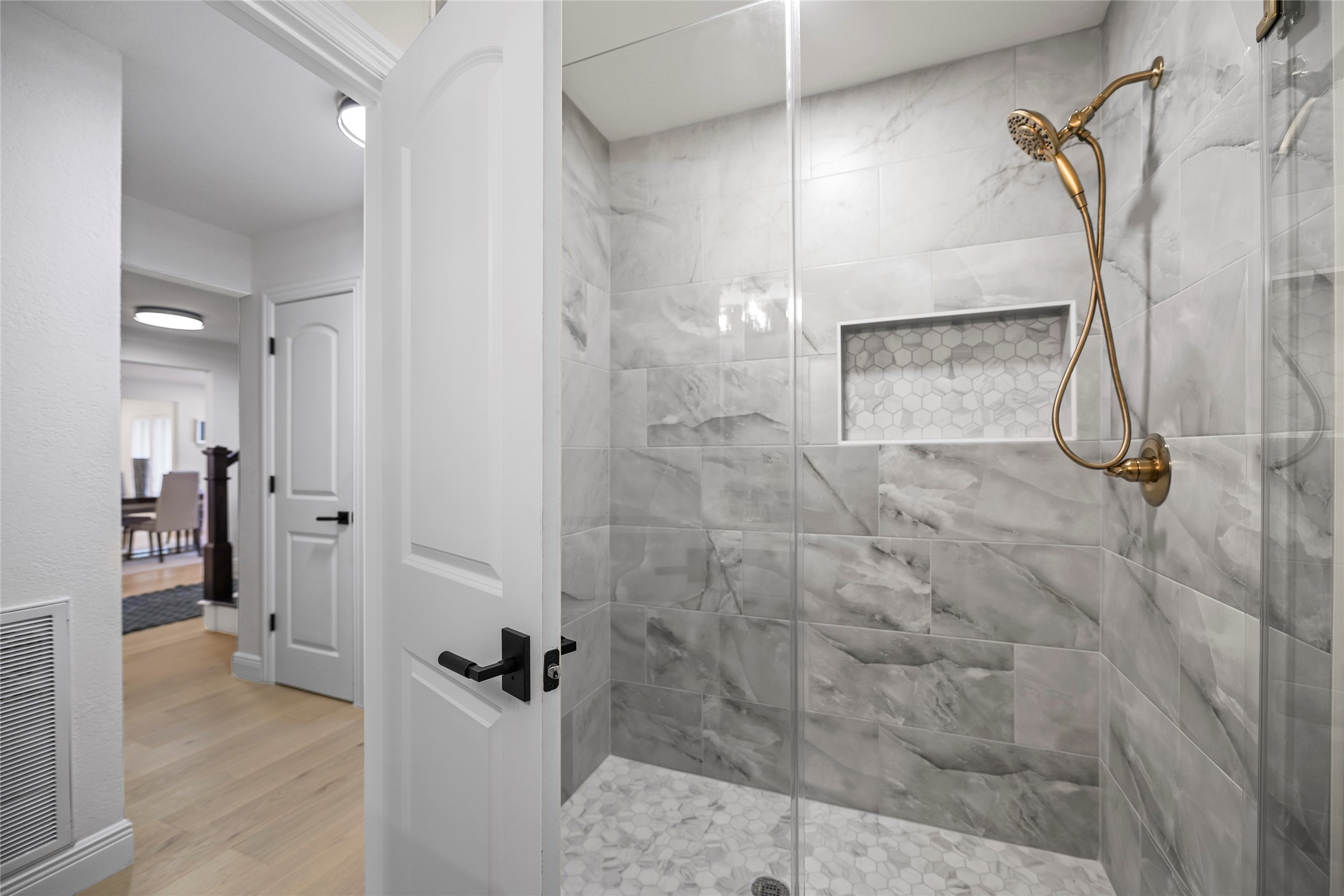 Secondary Bathroom - 1st floor