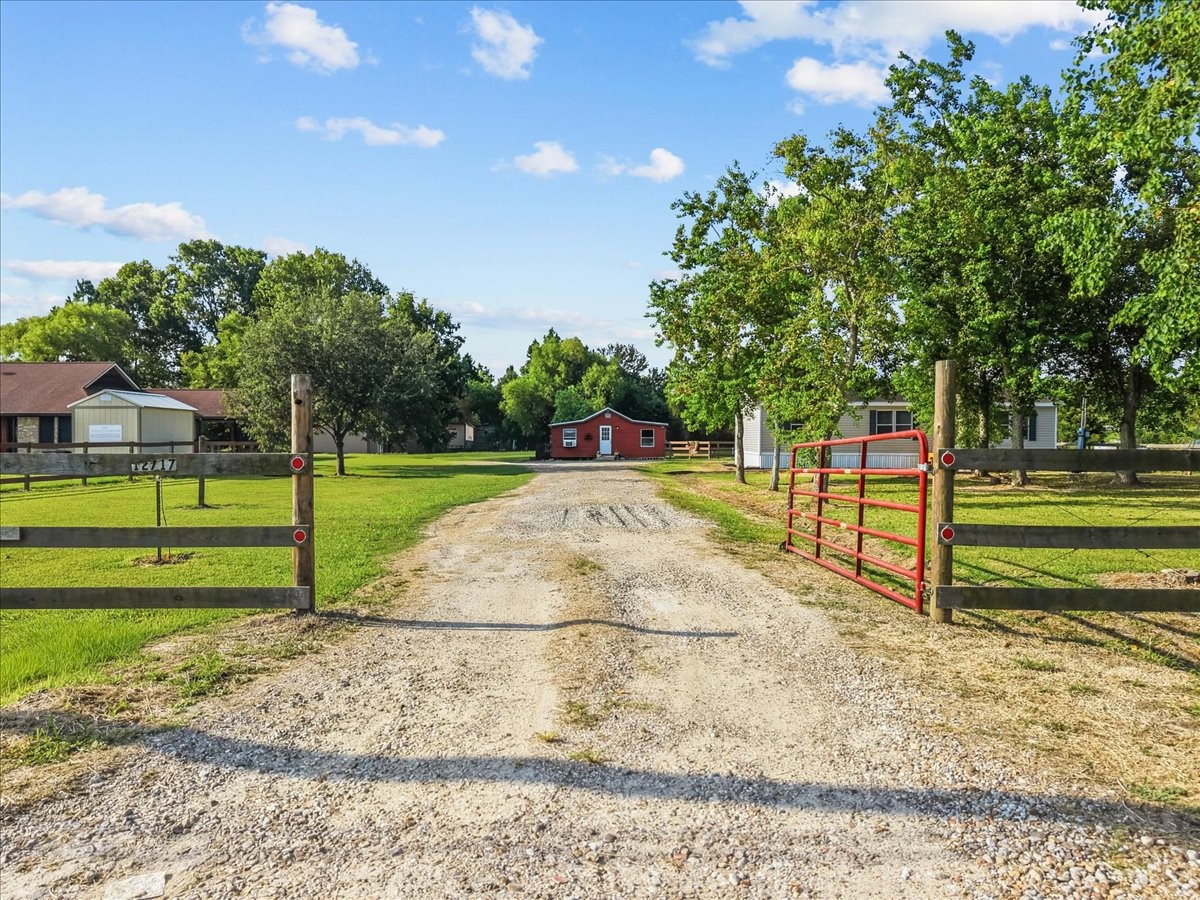 12717 33rd Street, Santa Fe, TX 77510