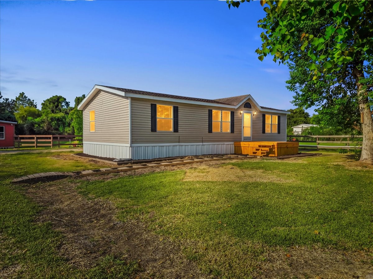 12717 33rd Street, Santa Fe, TX 77510