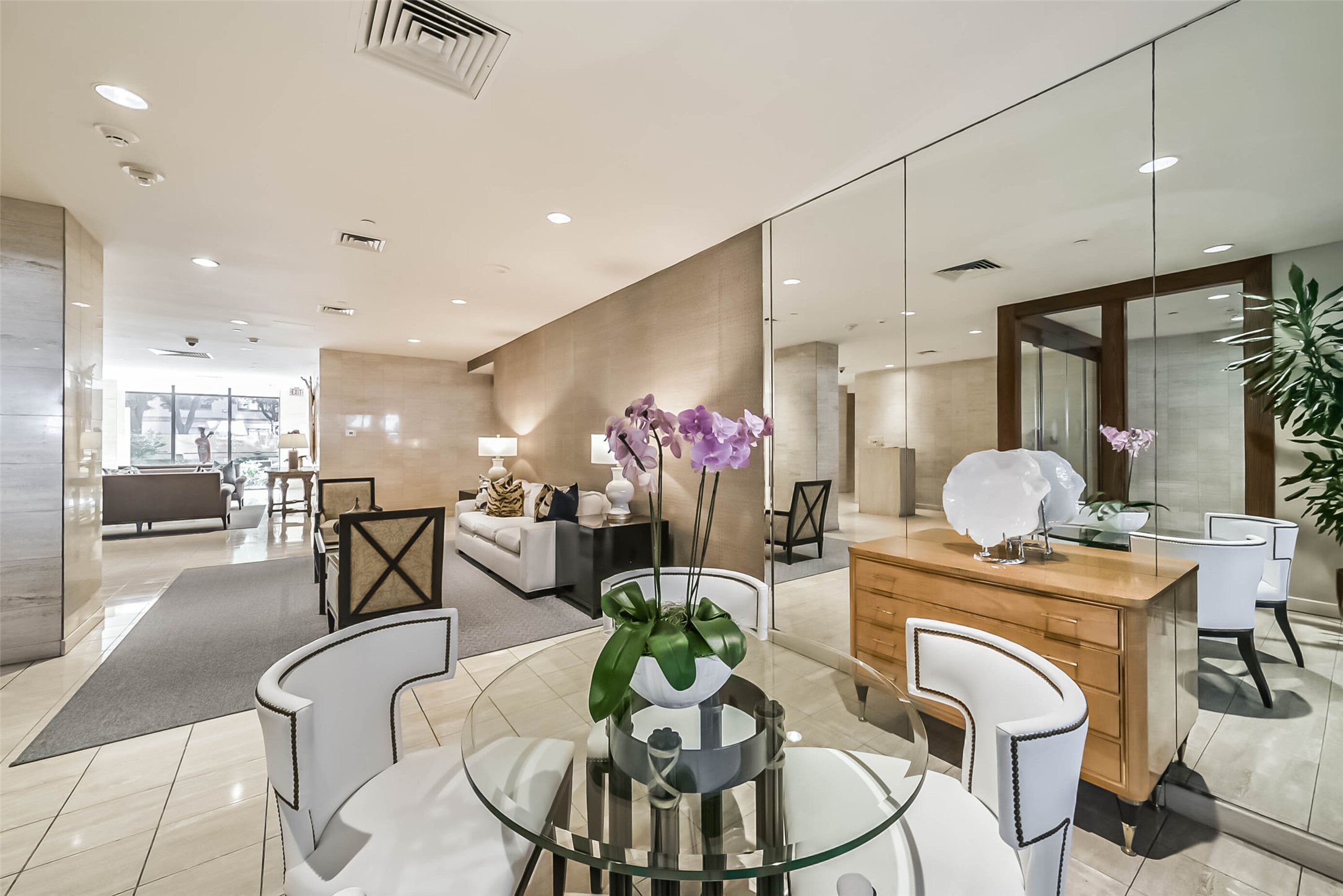 The elegant lobby of The Greenway welcomes guests to this comfortable and secure lifestyle in the middle of the city.