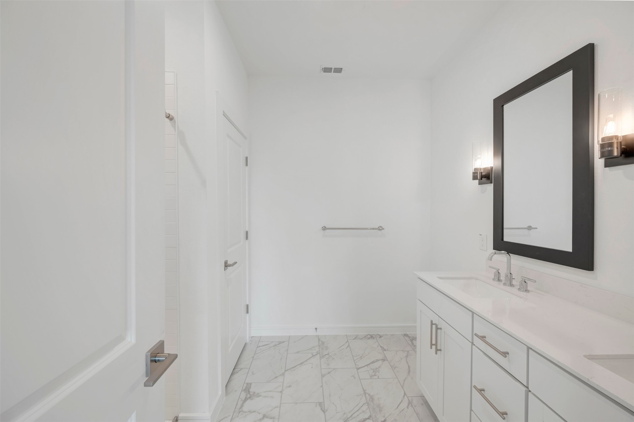 Serene primary bath