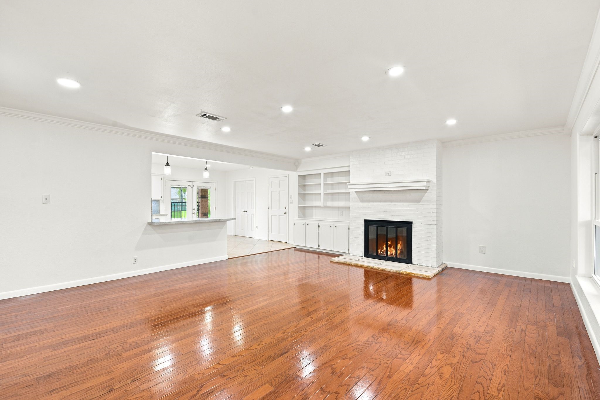 12211 3rd Street, Santa Fe, TX 77510