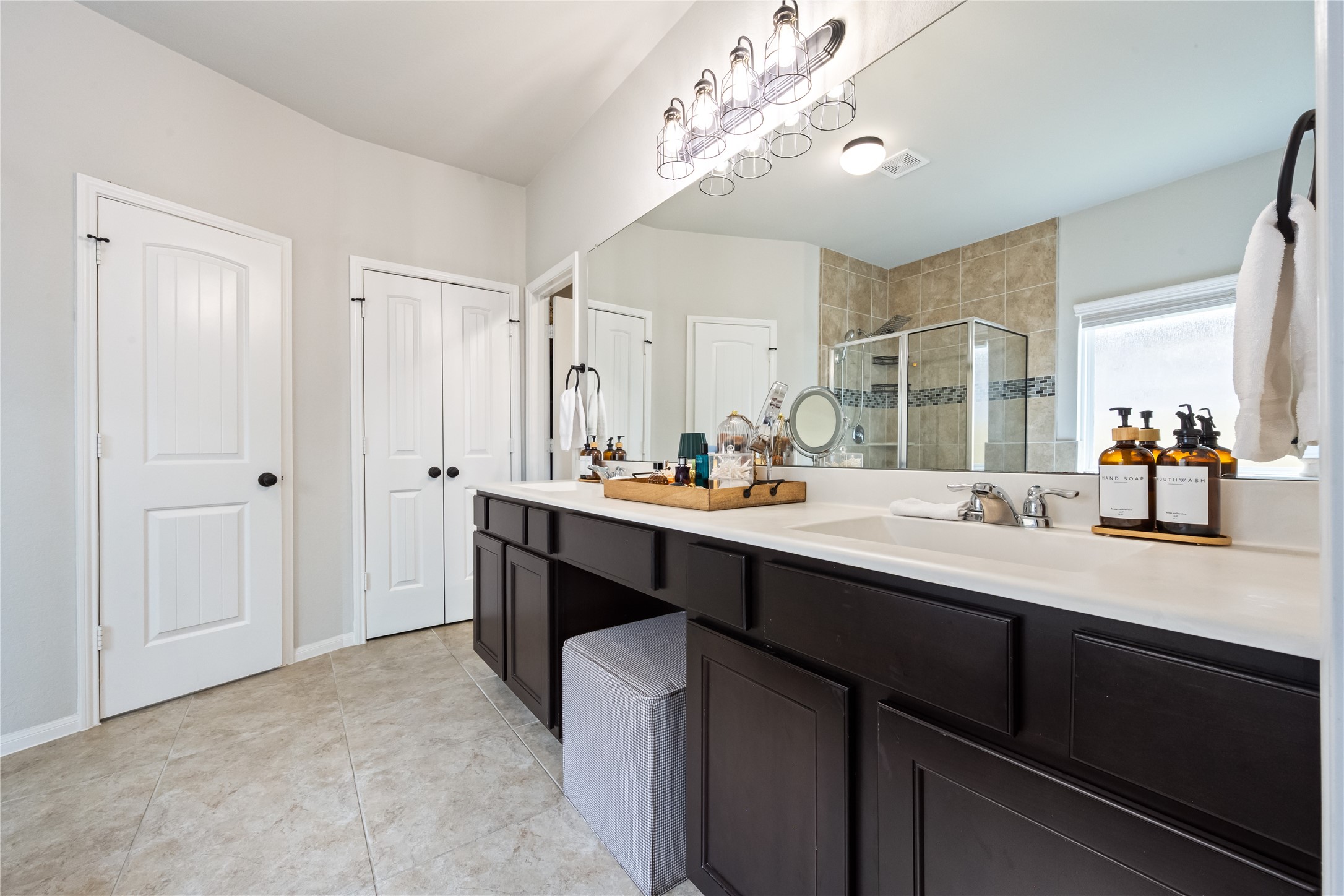 221 Gigi Place, Alvin, TX 77511 221 Gigi Place, Alvin, TX 77511