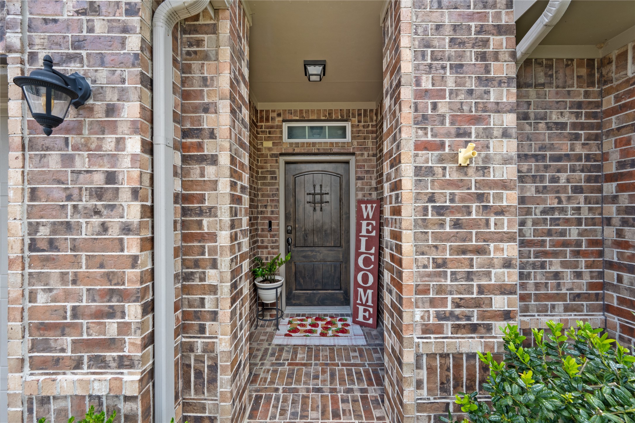 221 Gigi Place, Alvin, TX 77511