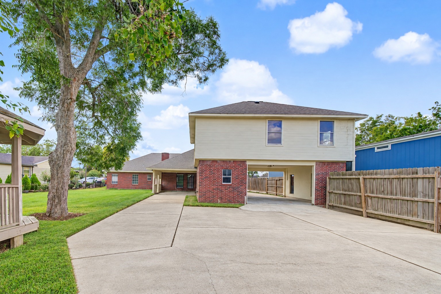 1411 1/2 Guadalupe ST, Stafford, TX 77477