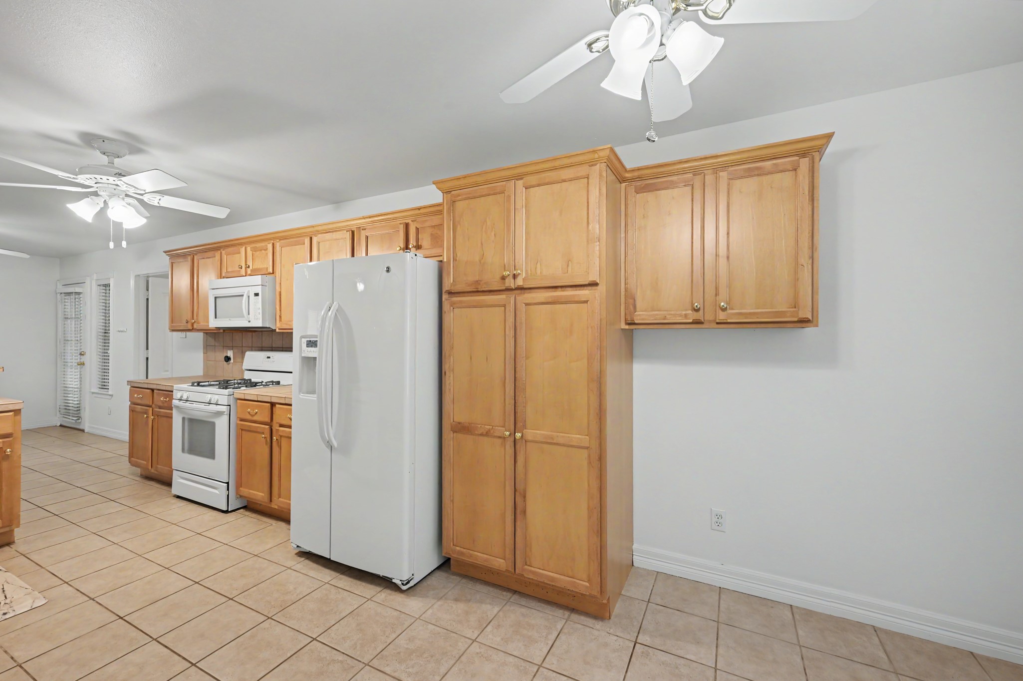 4922 Pleasure Lake Lane, Willis, TX 77318