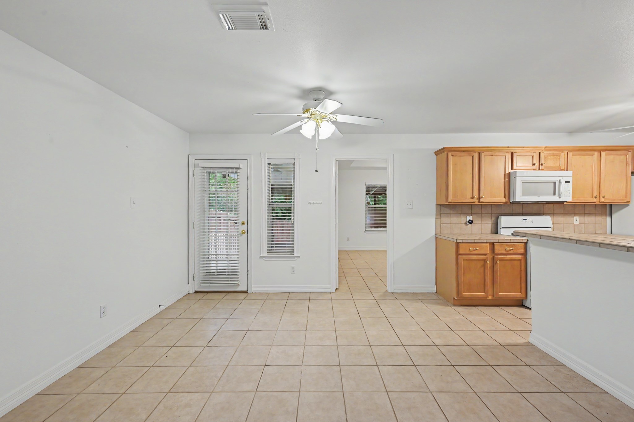 4922 Pleasure Lake Lane, Willis, TX 77318