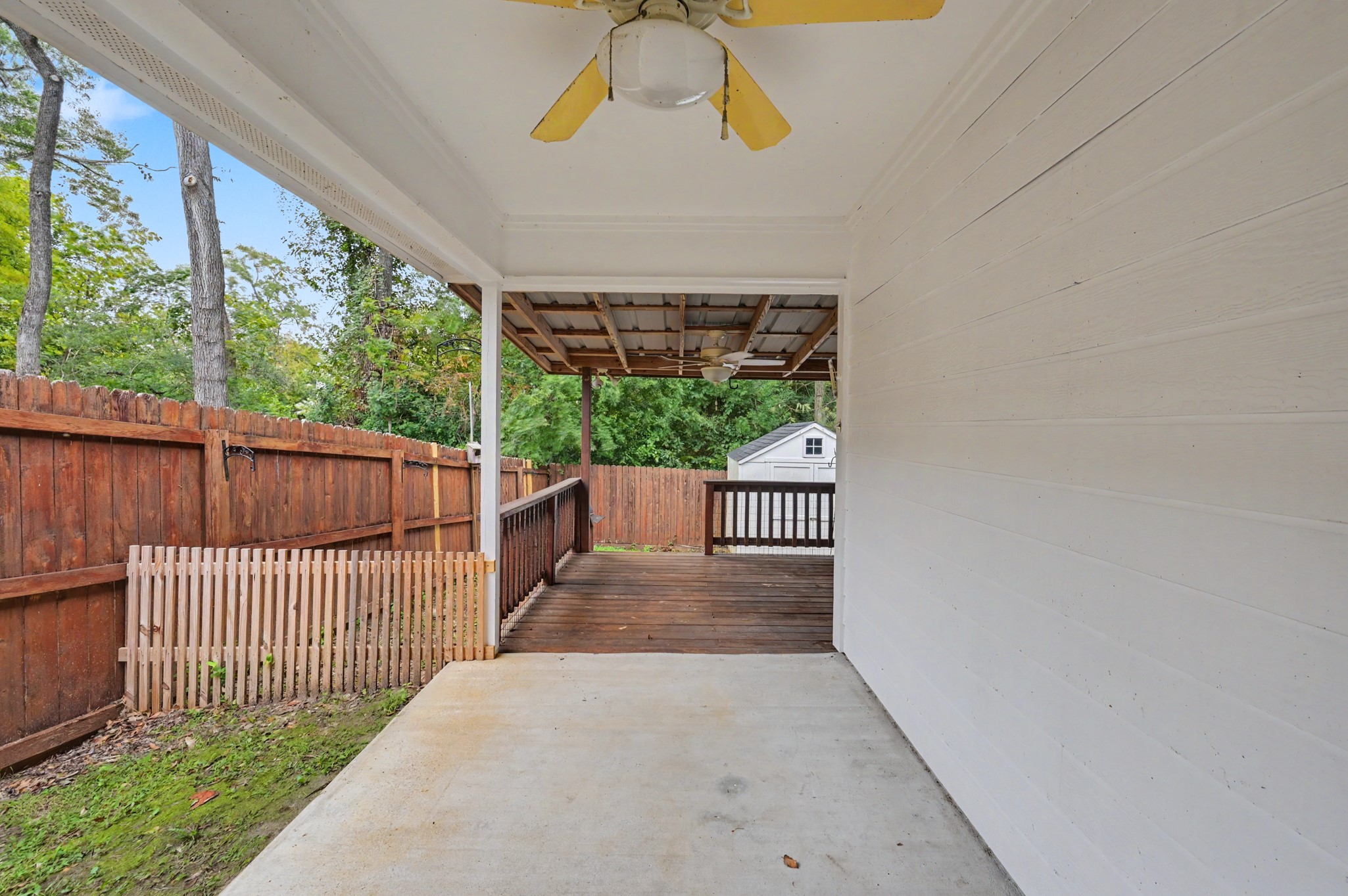 4922 Pleasure Lake Lane, Willis, TX 77318