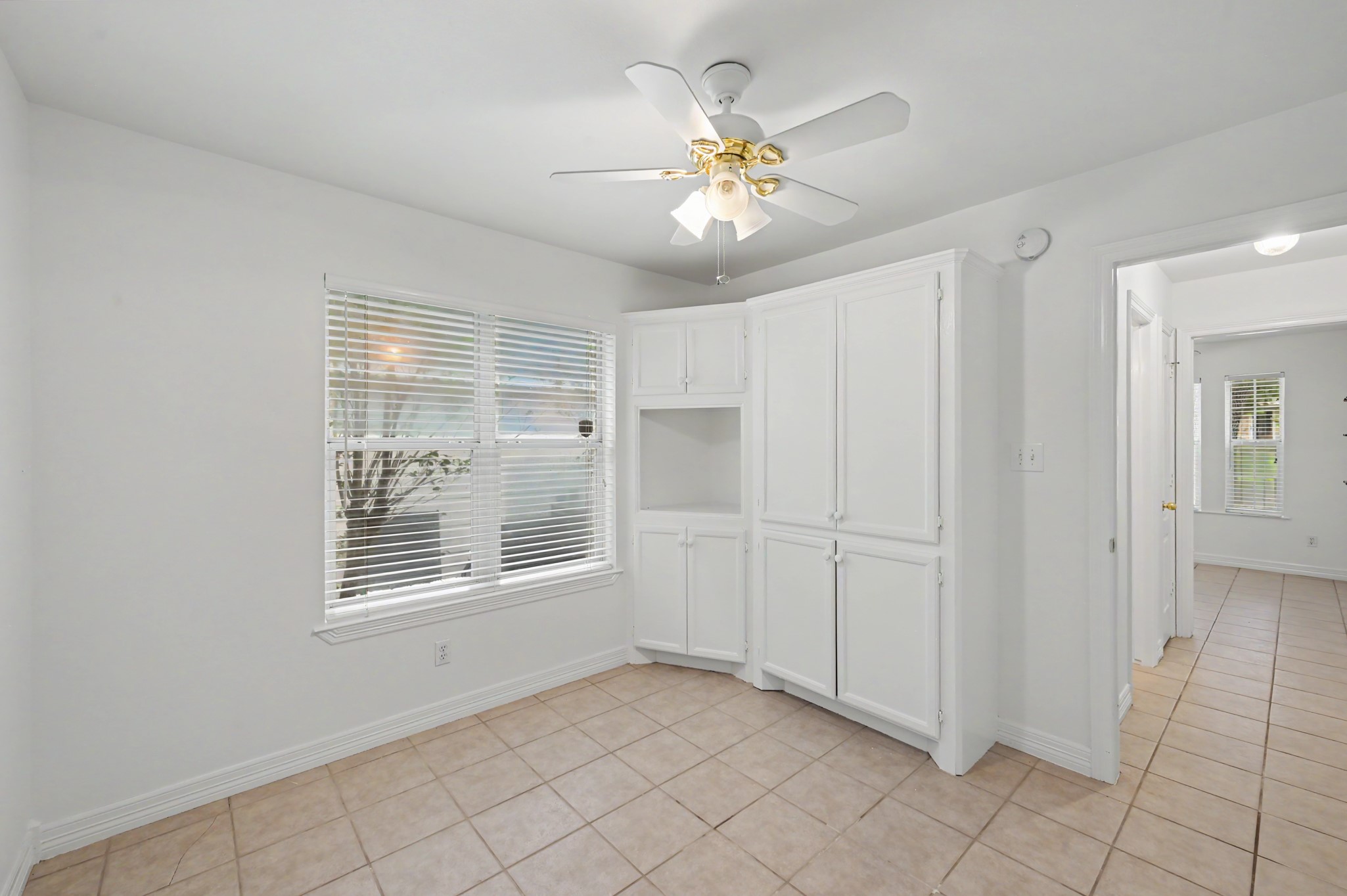 4922 Pleasure Lake Lane, Willis, TX 77318