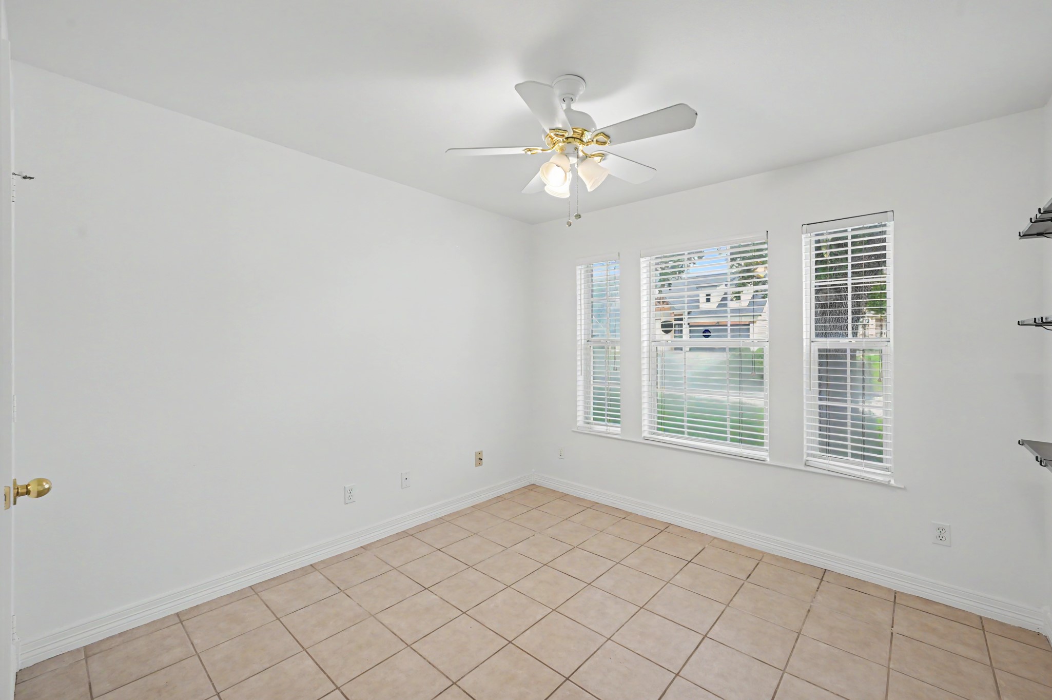 4922 Pleasure Lake Lane, Willis, TX 77318