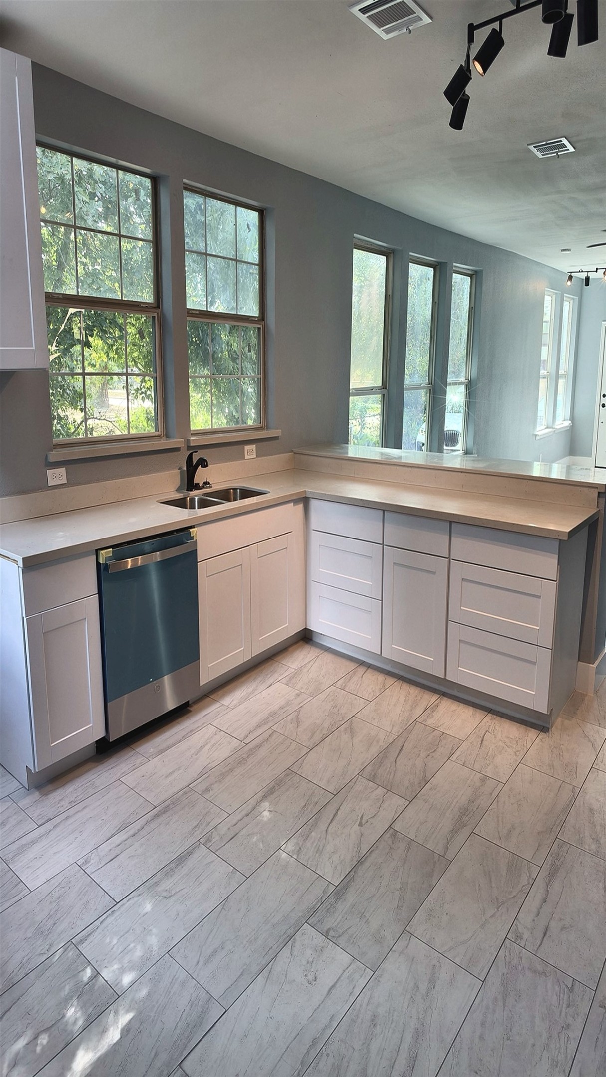 5306 Pickfair Street, Houston, TX 77026