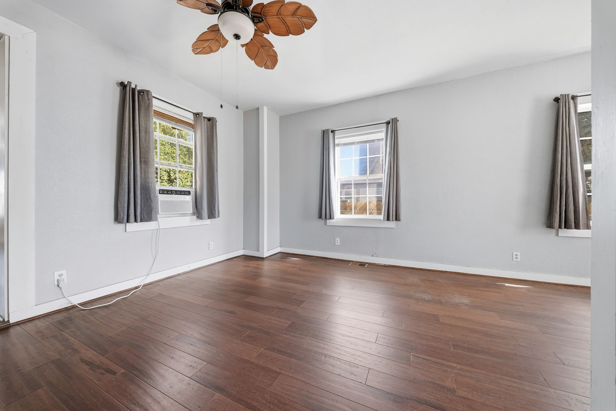 2914 Avenue L, Galveston, TX 77550 2914 Avenue L, Galveston, TX 77550