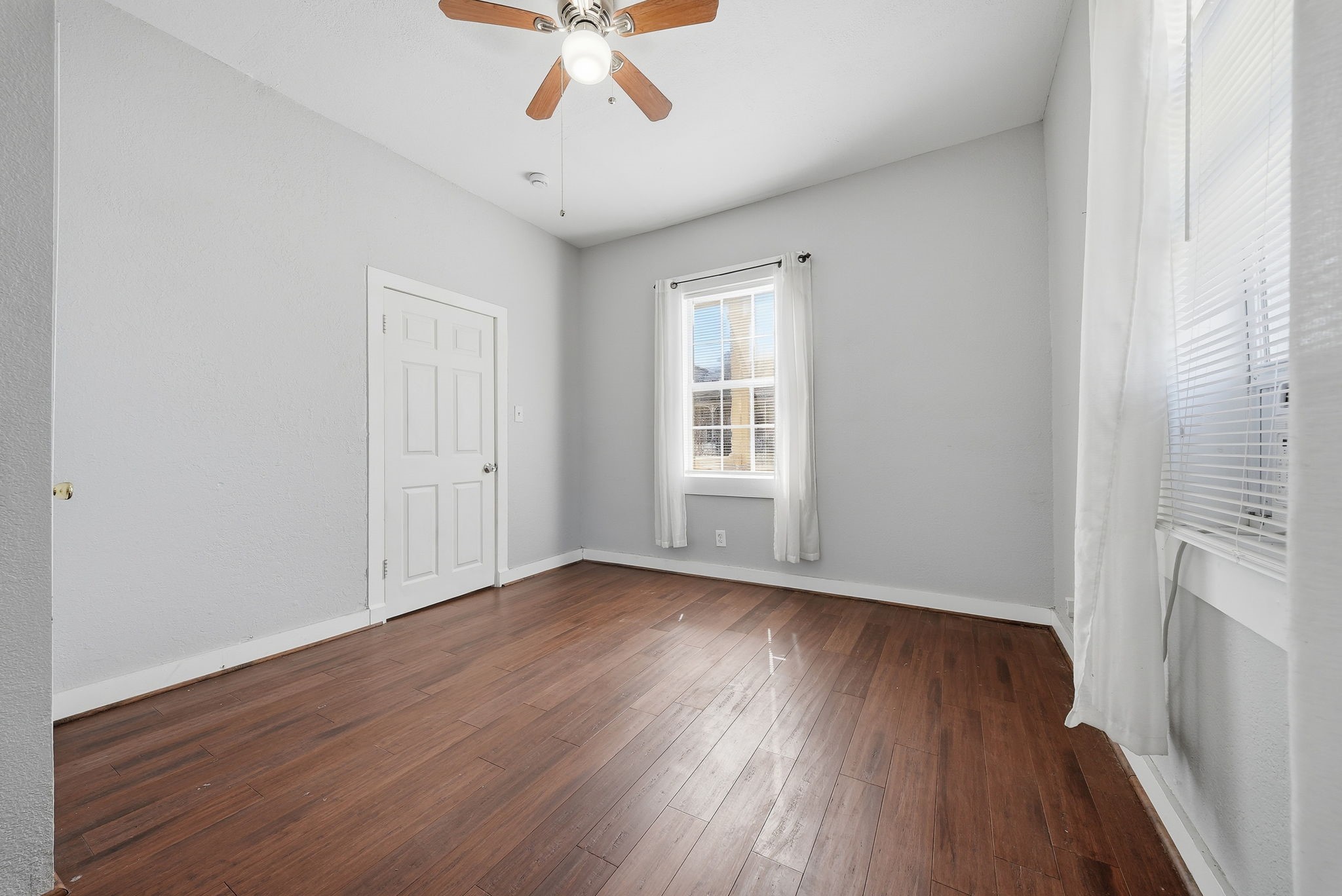 2914 Avenue L, Galveston, TX 77550 2914 Avenue L, Galveston, TX 77550
