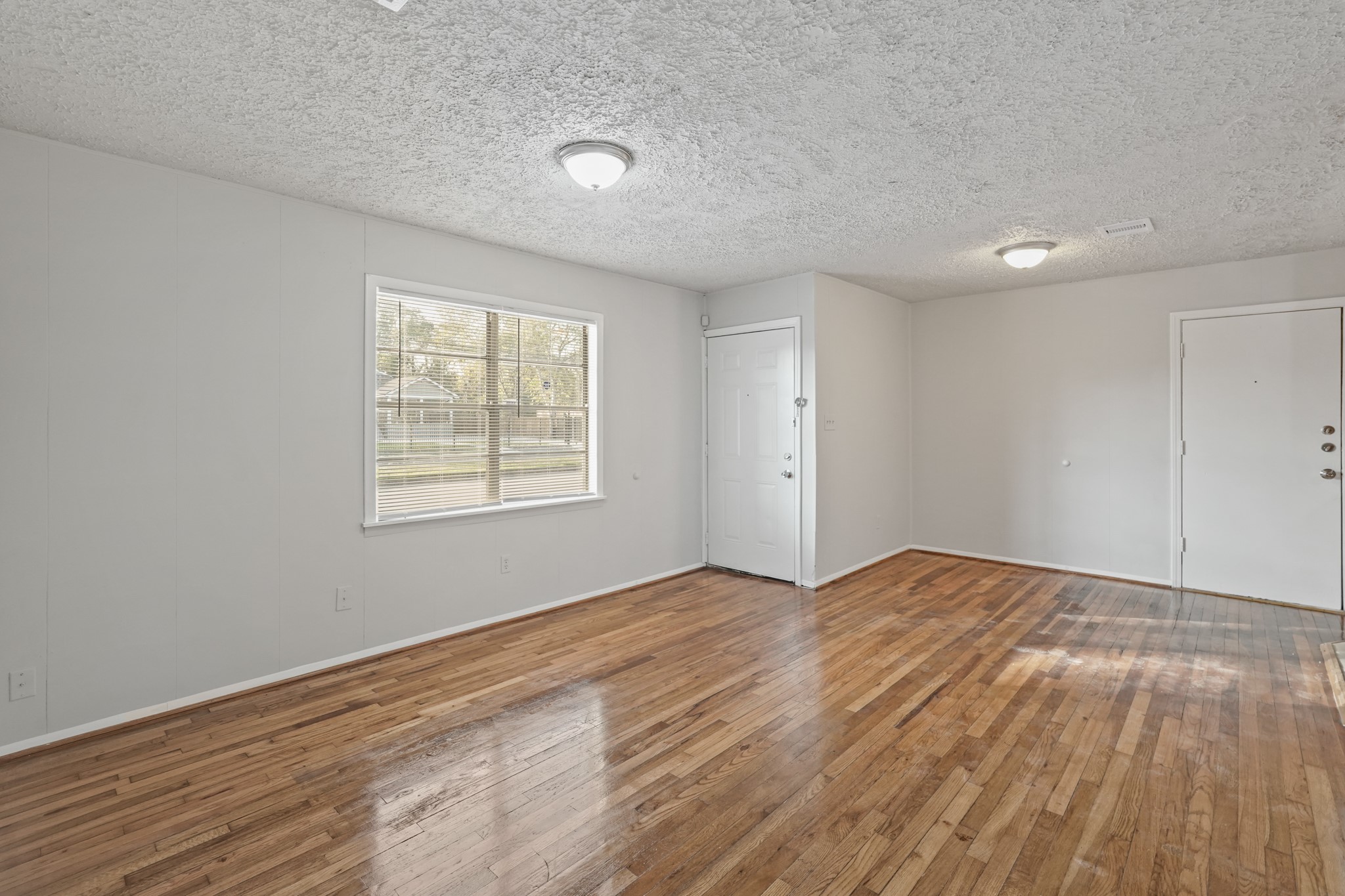 4418 Hirsch Road, Houston, TX 77026 4418 Hirsch Road, Houston, TX 77026
