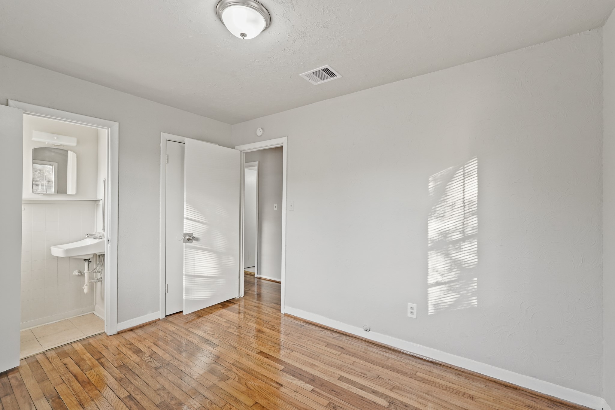 4418 Hirsch Road, Houston, TX 77026