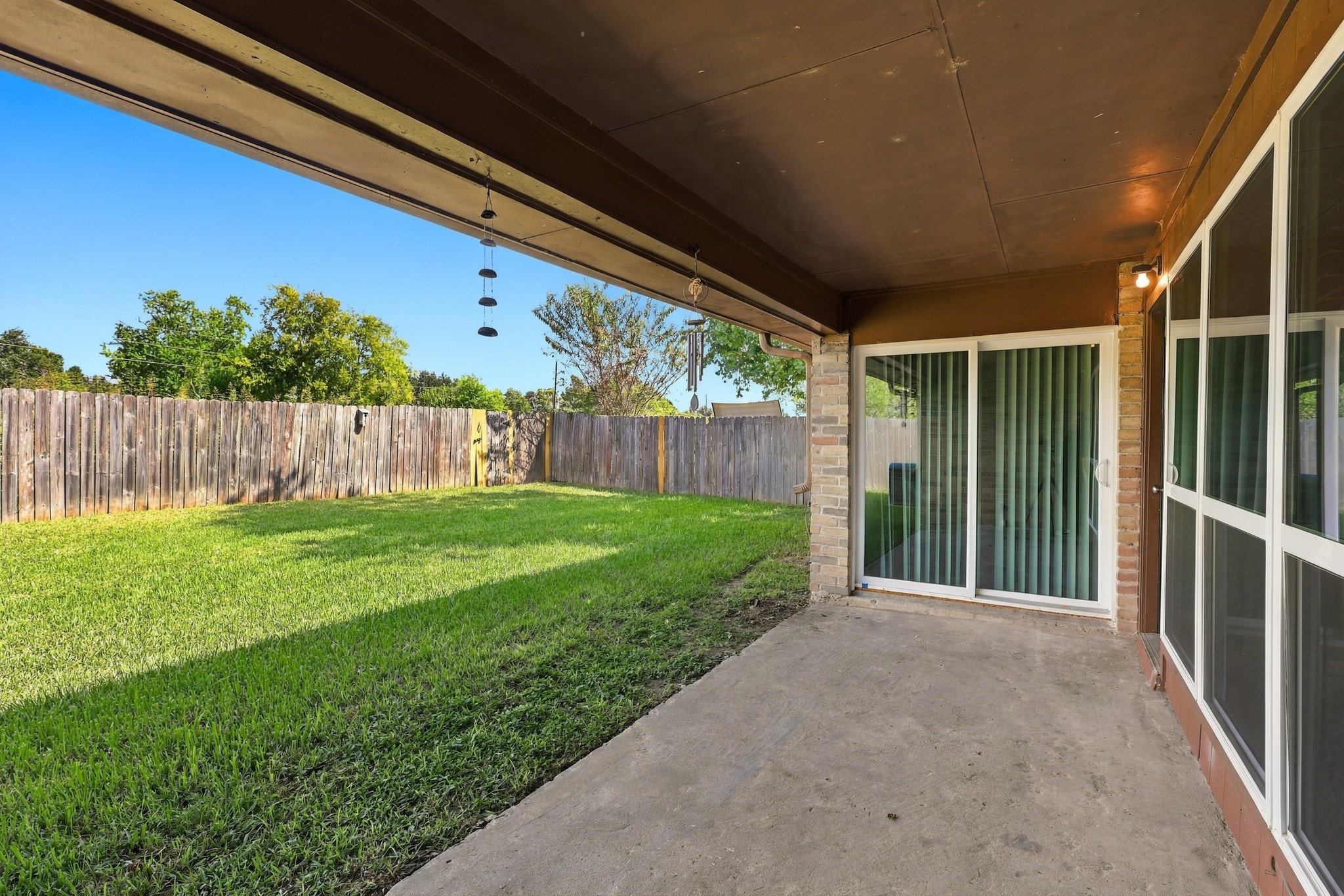 2202 W Greens Road, Houston, TX 77067