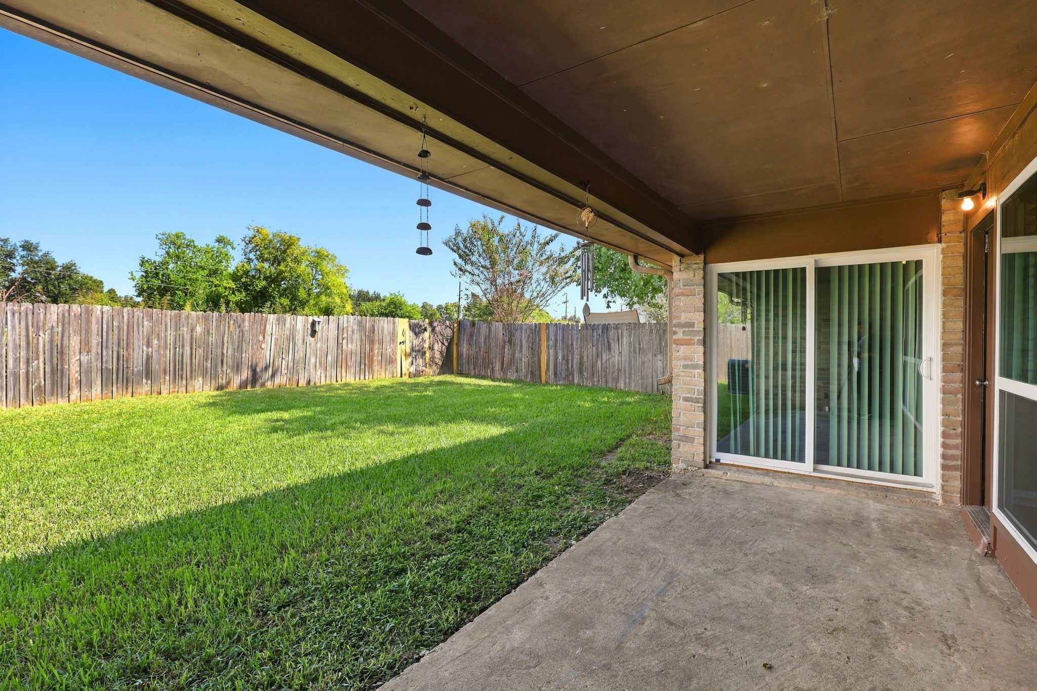 2202 W Greens Road, Houston, TX 77067