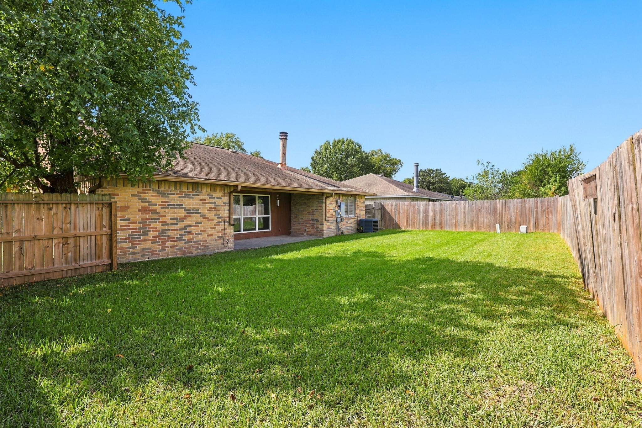 2202 W Greens Road, Houston, TX 77067