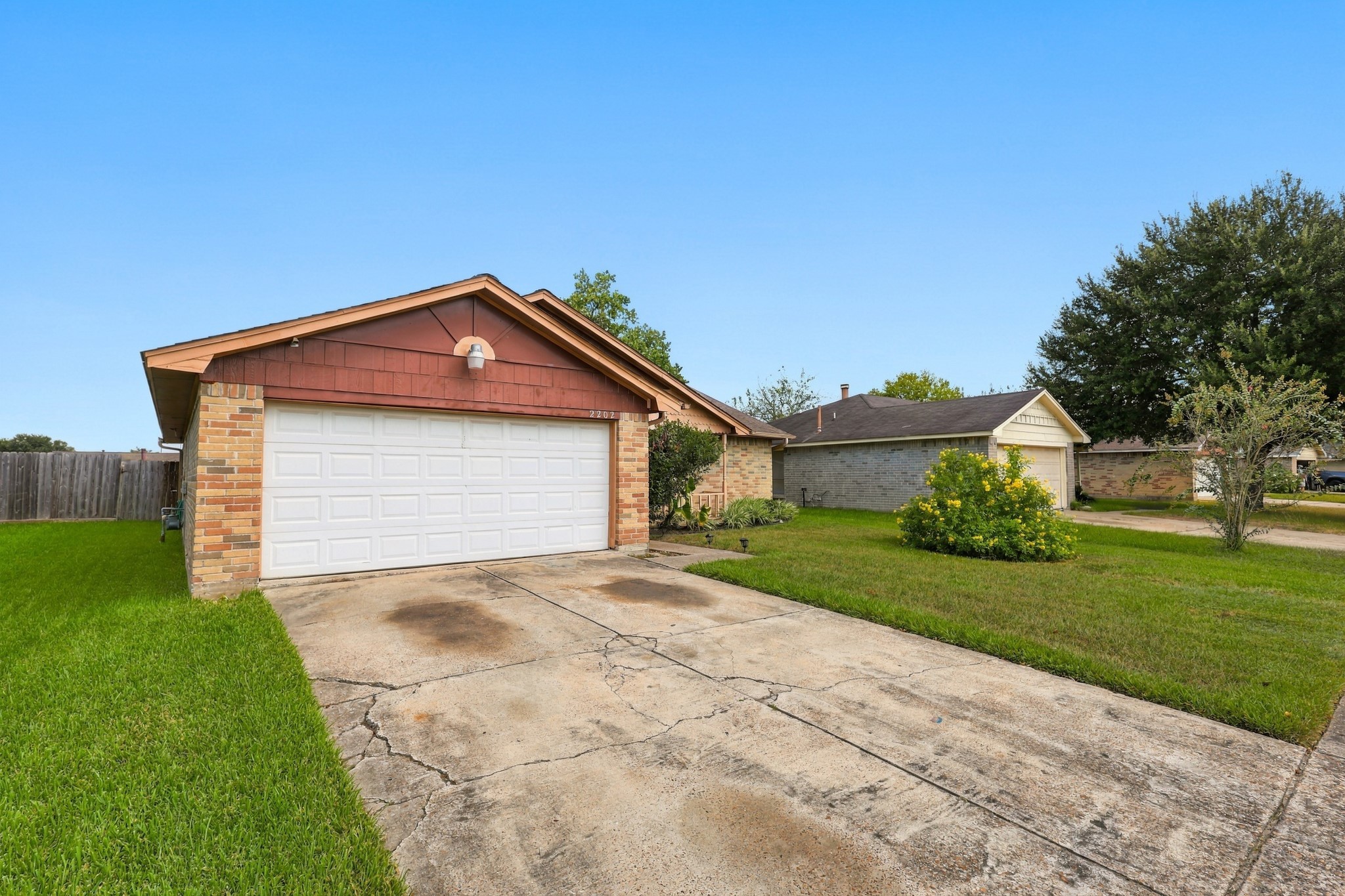 2202 W Greens Road, Houston, TX 77067