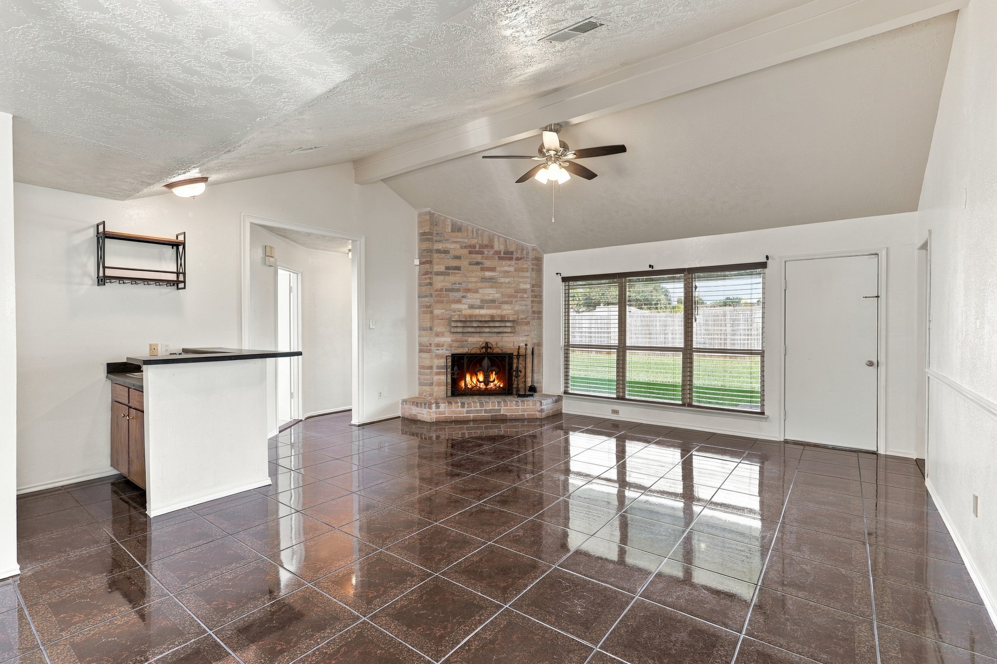 2202 W Greens Road, Houston, TX 77067