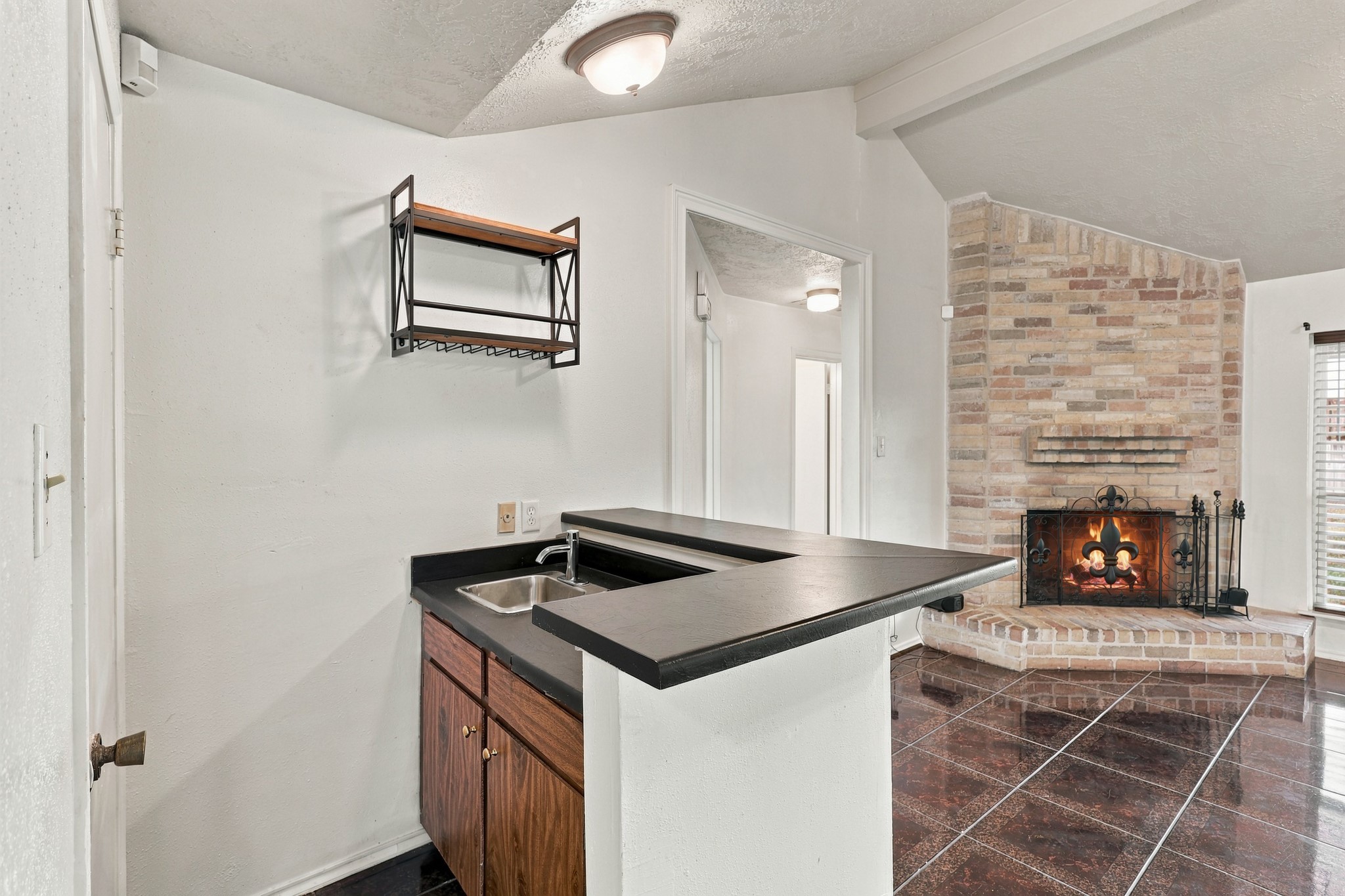 2202 W Greens Road, Houston, TX 77067