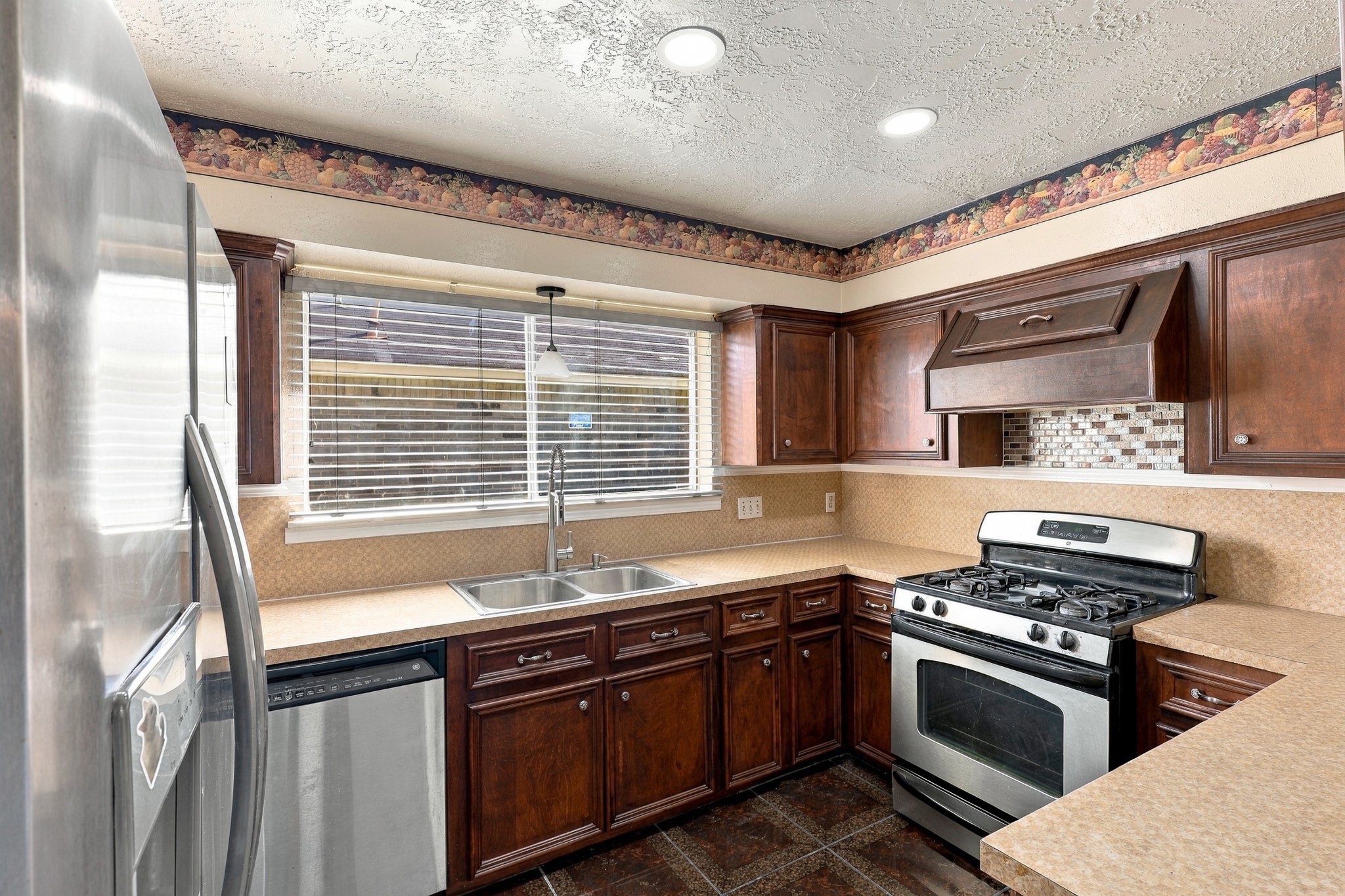 2202 W Greens Road, Houston, TX 77067