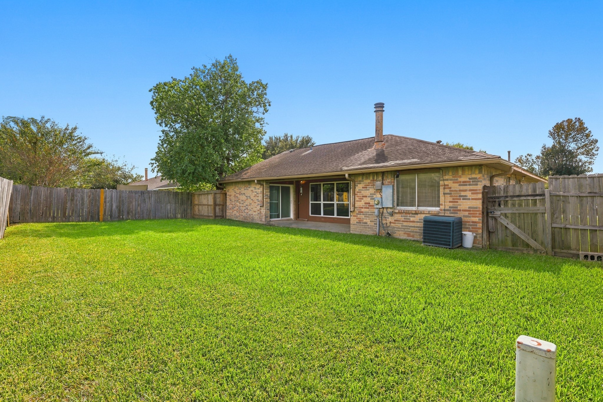 2202 W Greens Road, Houston, TX 77067