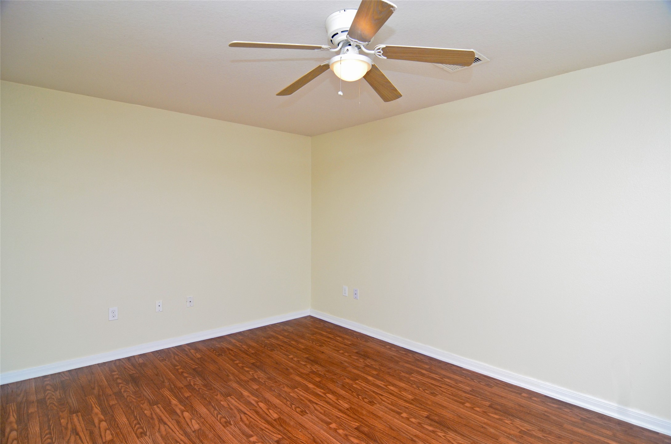 6225 Dickson Avenue, Texas City, TX 77591