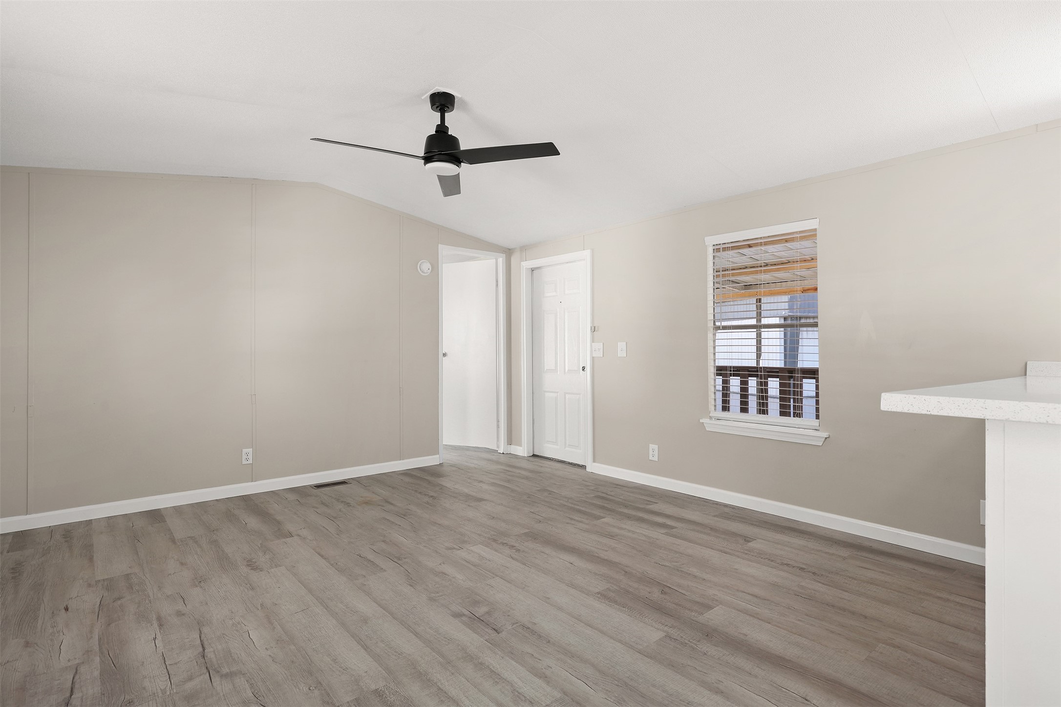 2222 N Austin Avenue, #7, Pearland, TX 77581 2222 N Austin Avenue, #7, Pearland, TX 77581