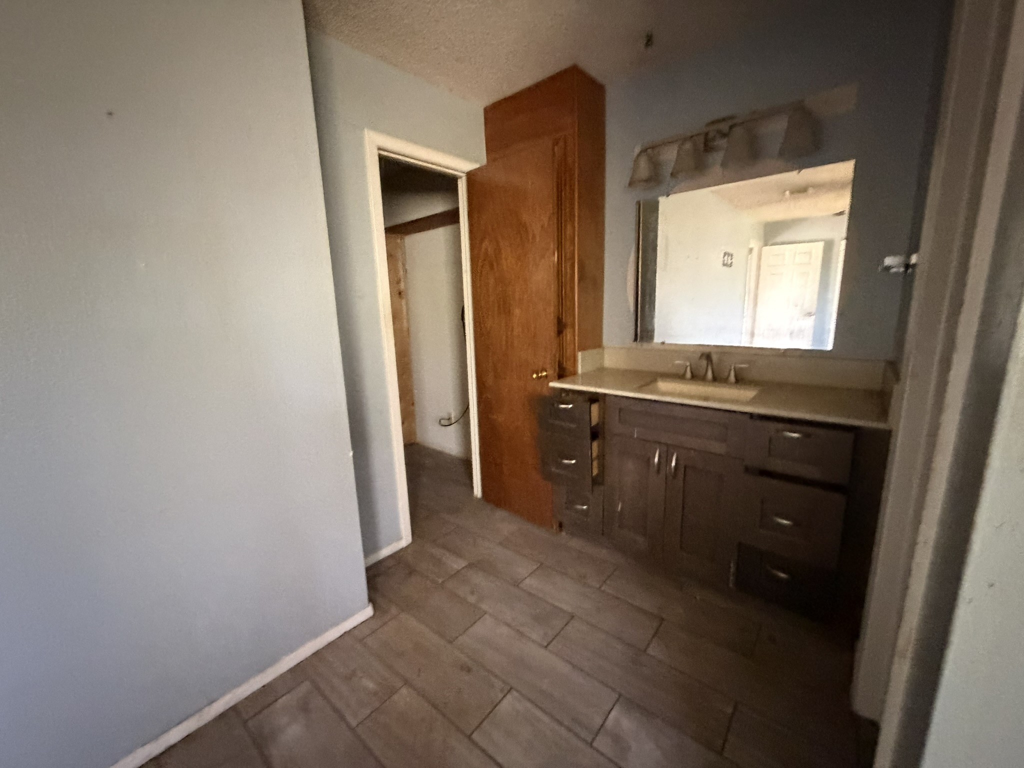 606 Tall Timber Drive, West Columbia, TX 77486